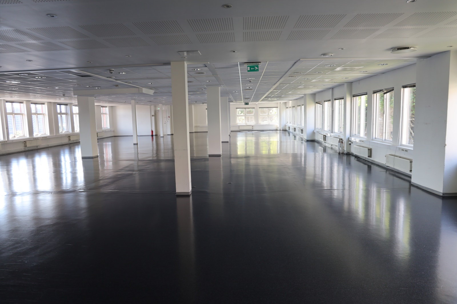 FRA ÅPENT AREAL Galleribilde