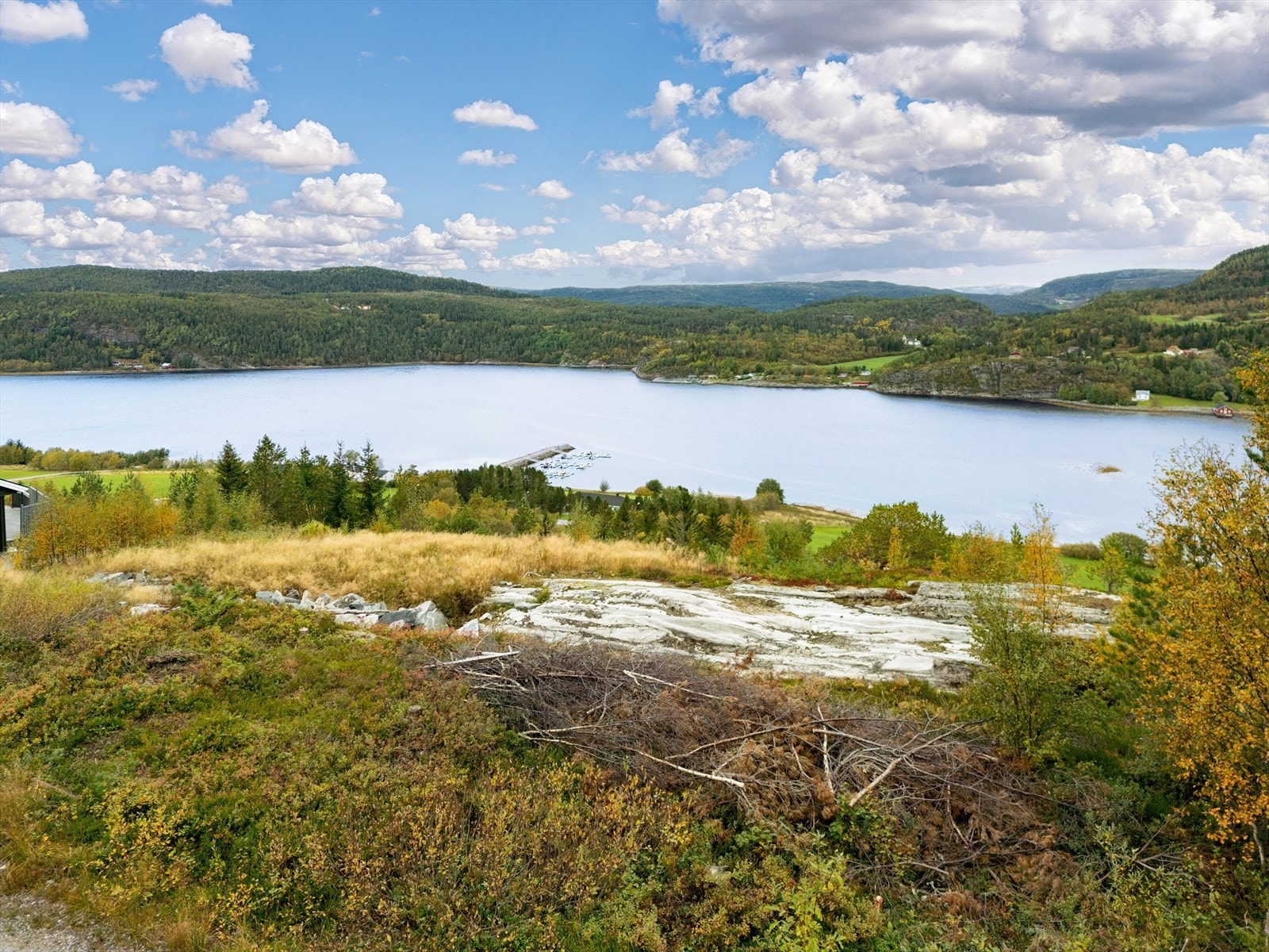 Smakfulle utviklingsmuligheter som ideelt for moderne prosjekt med panoramautsikt. Galleribilde