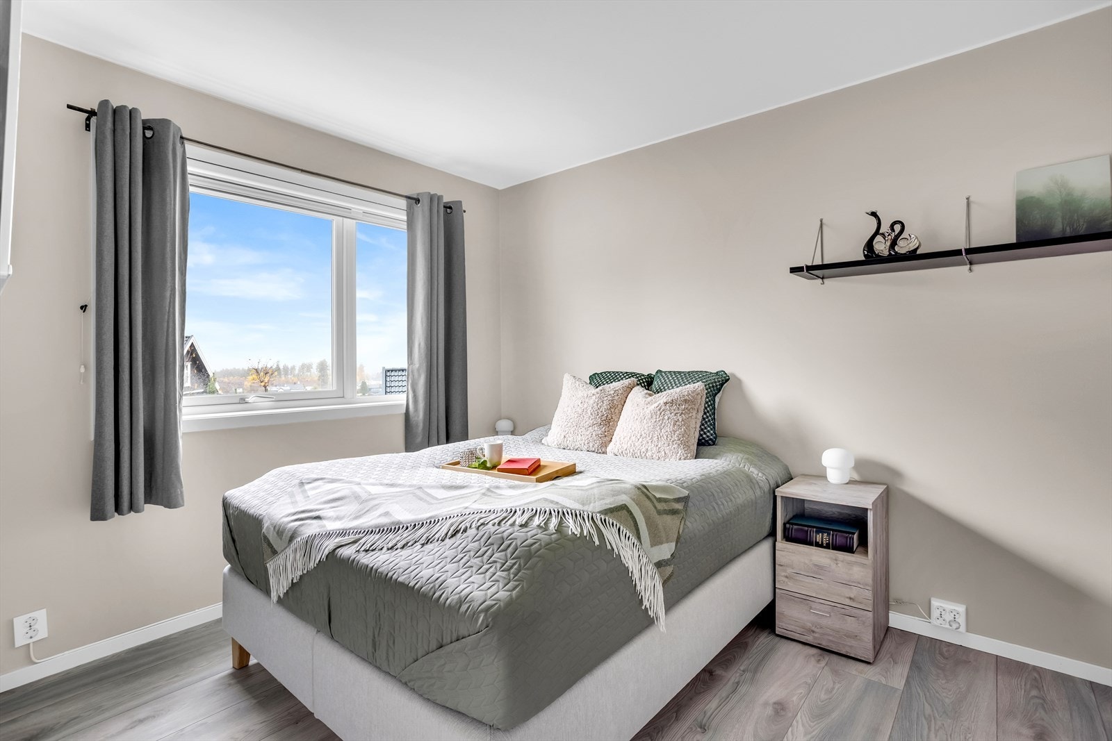 Etasjen har tre lune soverom av god størrelse. Galleribilde