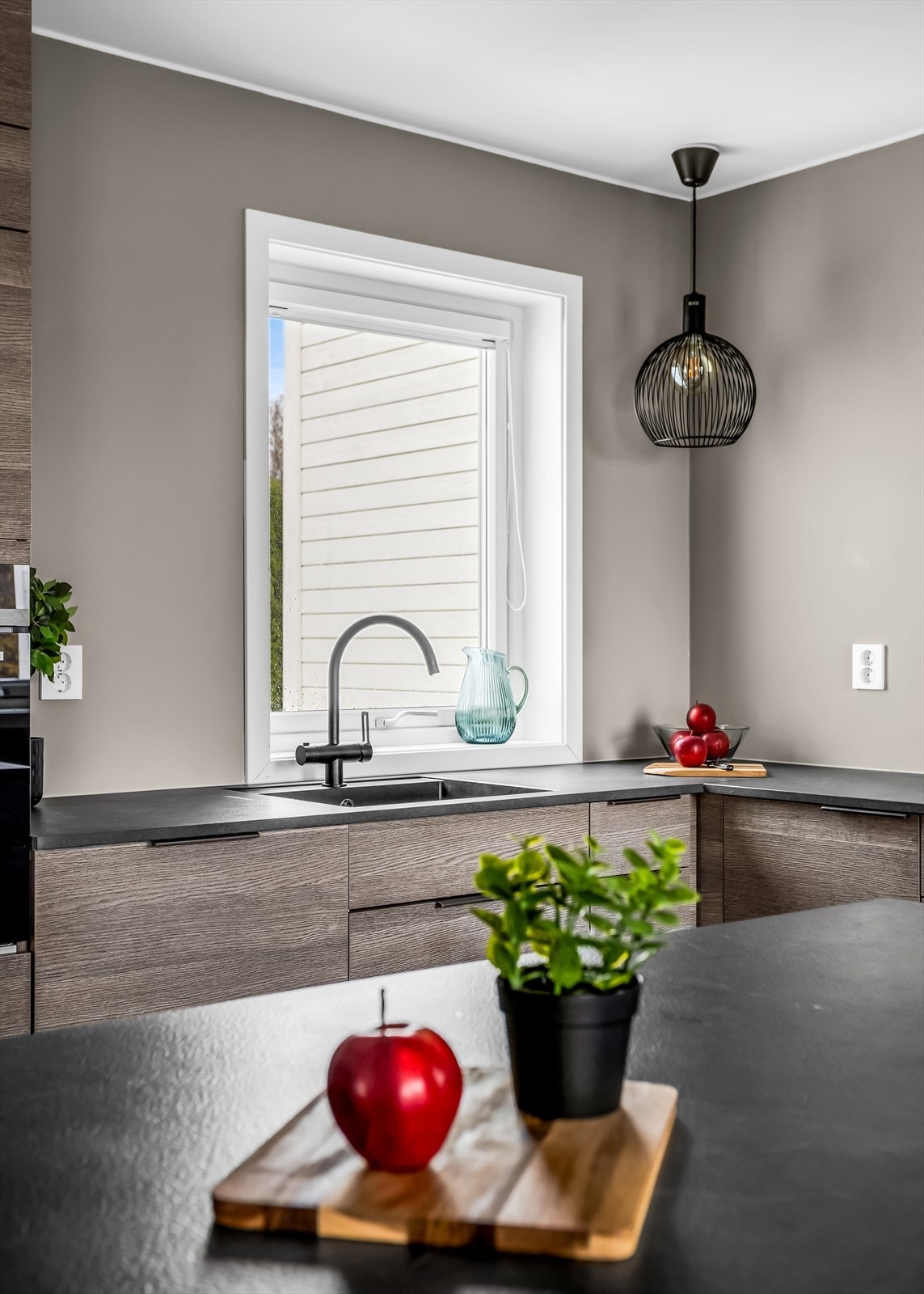 Det er installert waterguard og komfyrvakt. Galleribilde