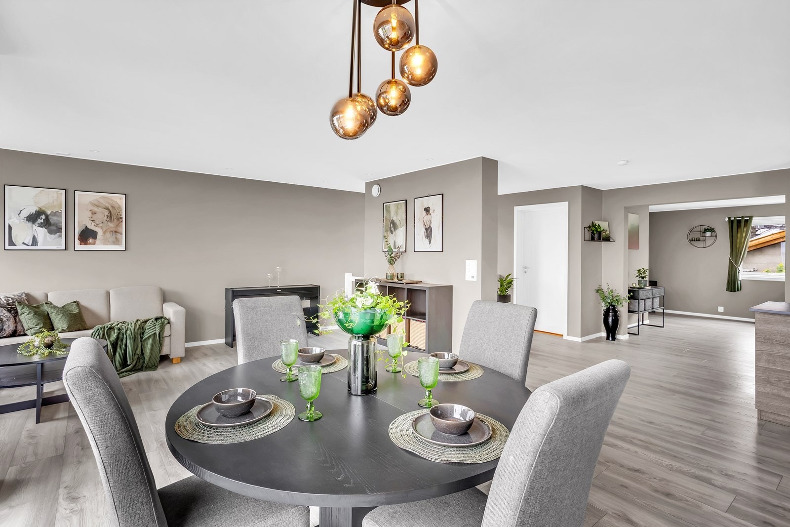 Her kan du invitere familie og venner til et hyggelig måltid! Galleribilde