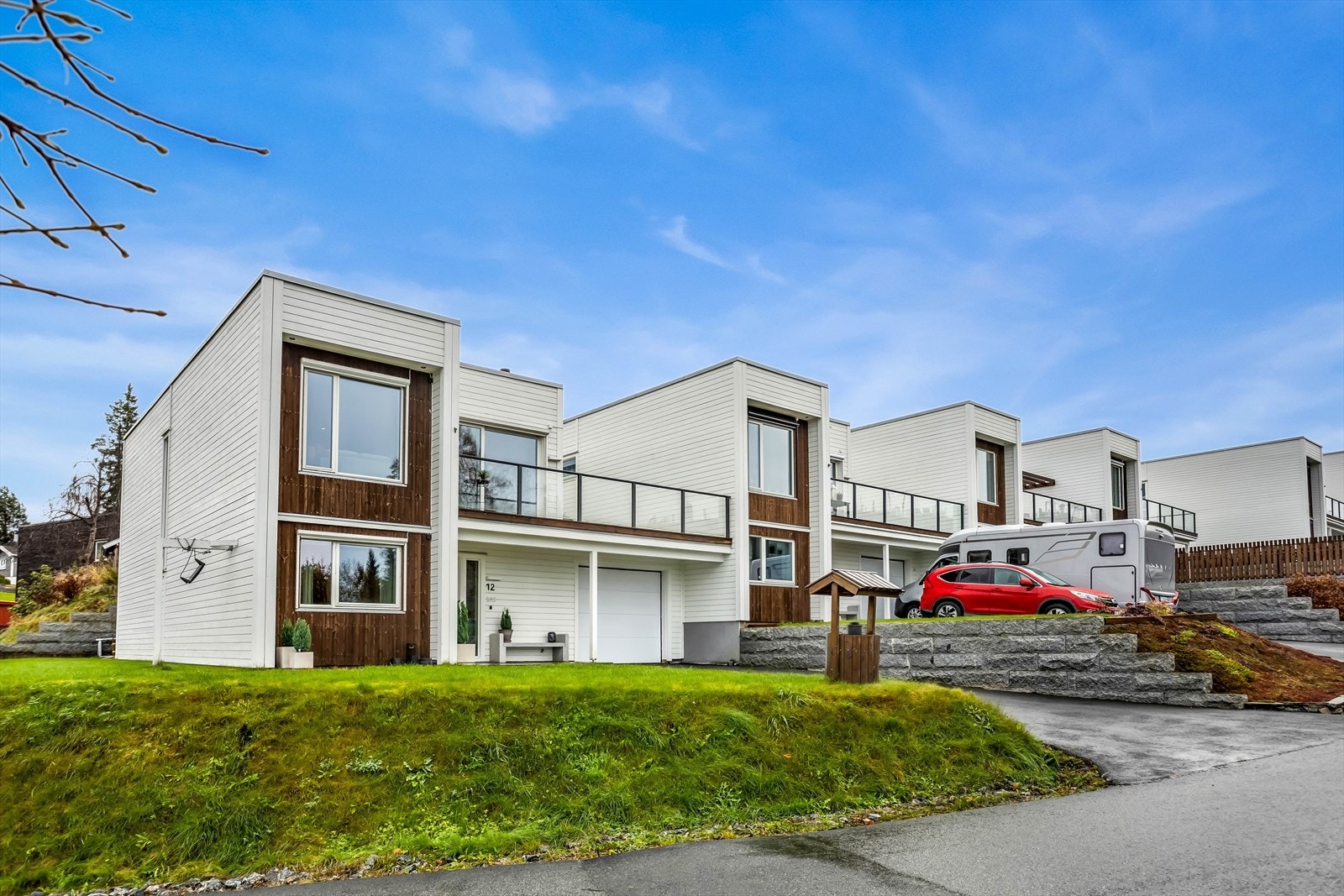 Eiendommen har en tomt på 422,6m². Galleribilde