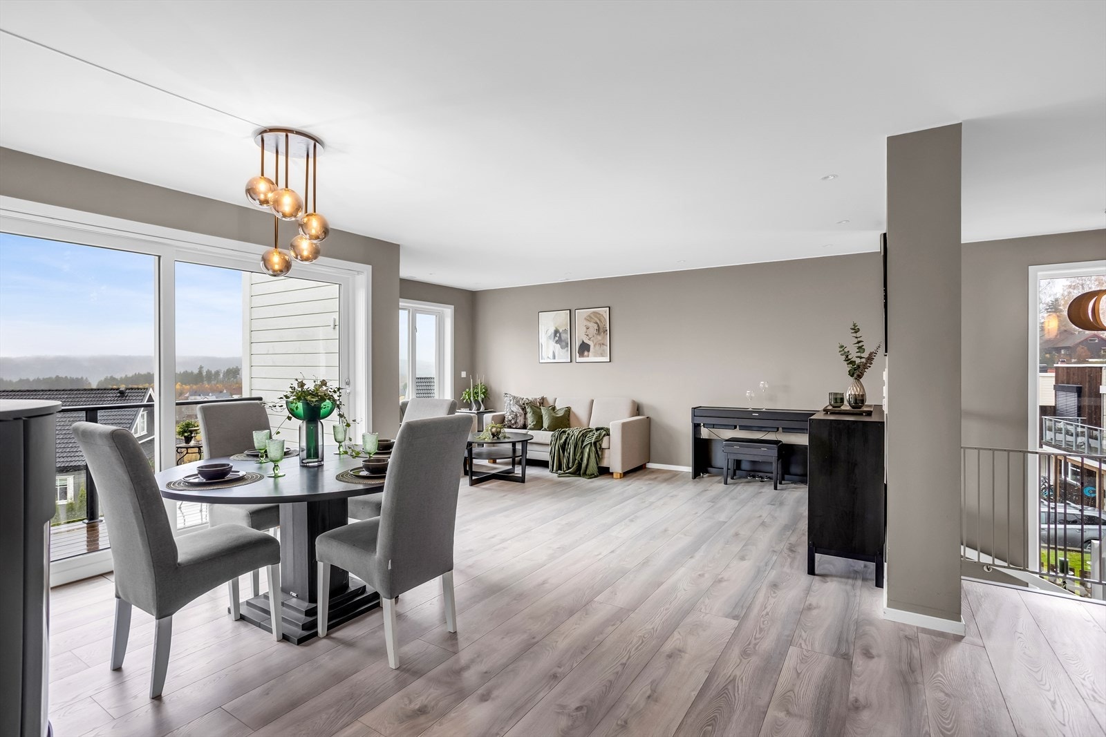 Det er god plass til et stort spisebord. Galleribilde