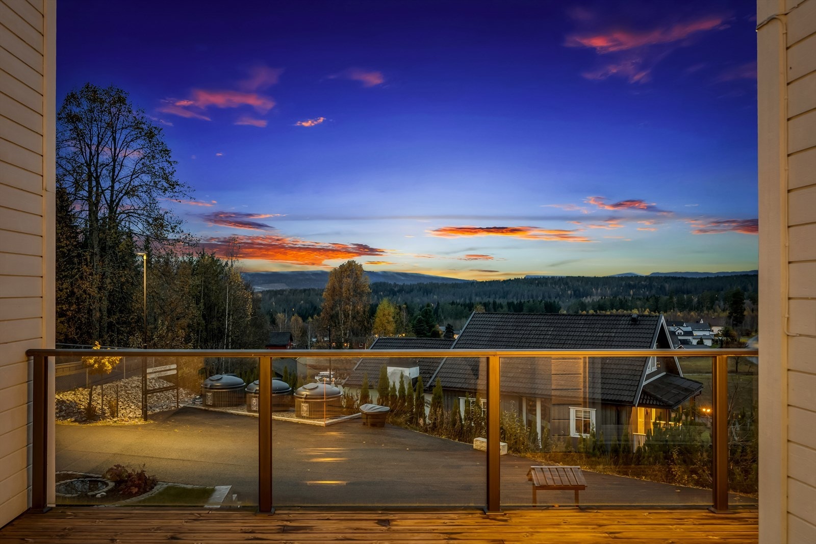 Terrassen har en hyggelig utsikt over nærområdet. Galleribilde