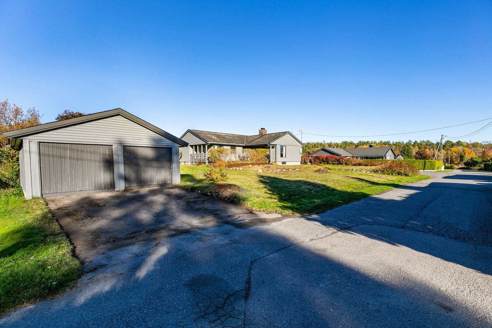 Garasjen er oppmålt til 32 kvm. Byggeåret er ikke kjent. Galleribilde