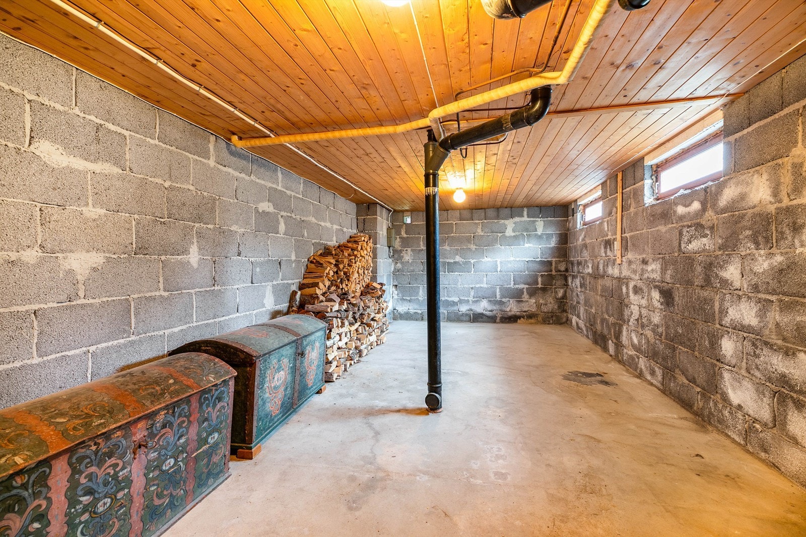 Uinnredet kjellerrom på nesten 30 kvm. Galleribilde