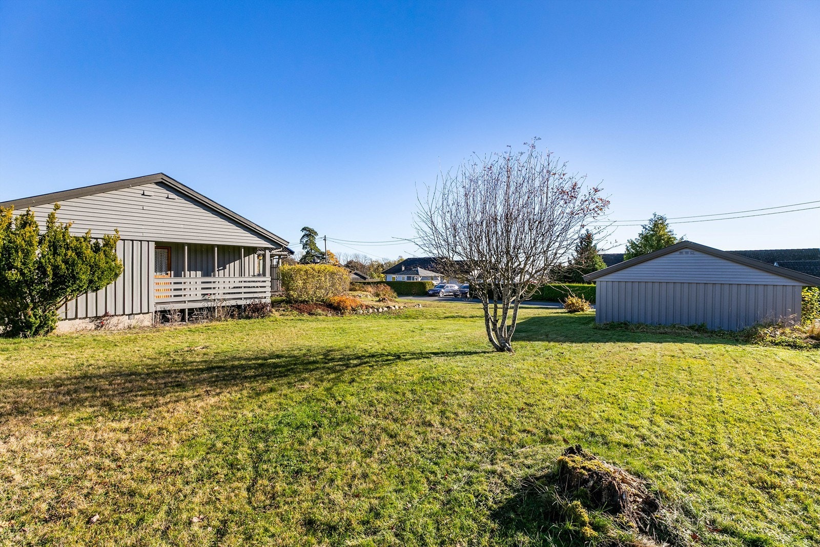 I den planerte hagen er det rikt med plass til leker og spill. Galleribilde