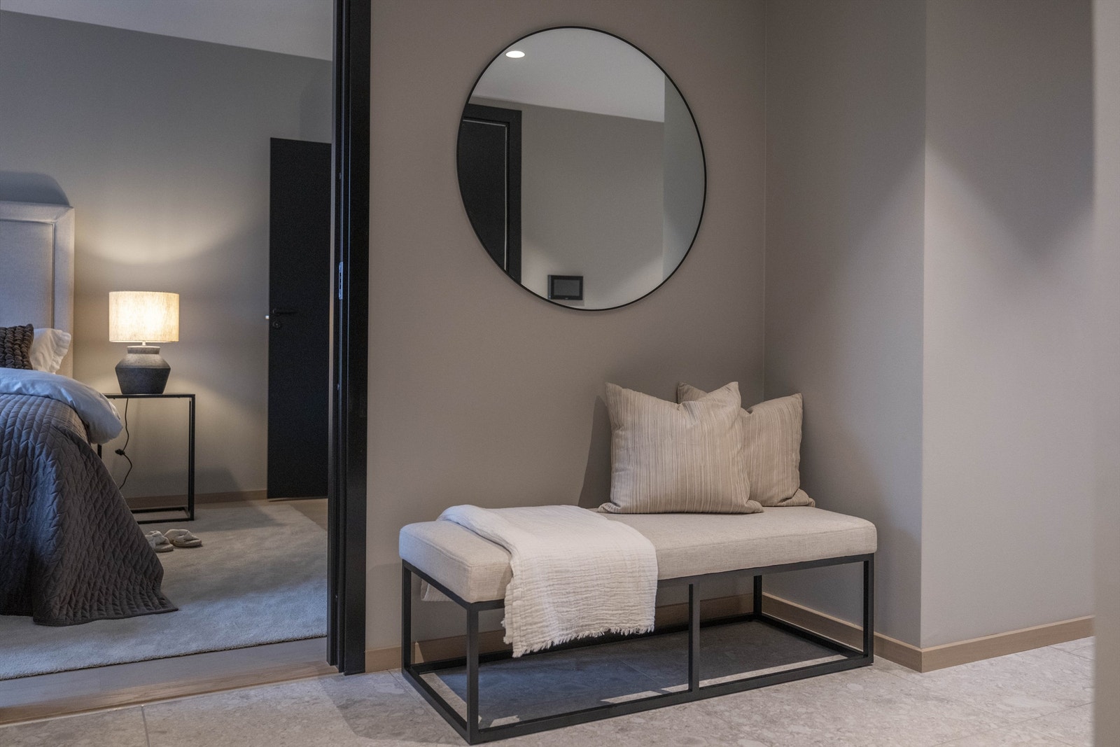 Detalj entré/gang Galleribilde