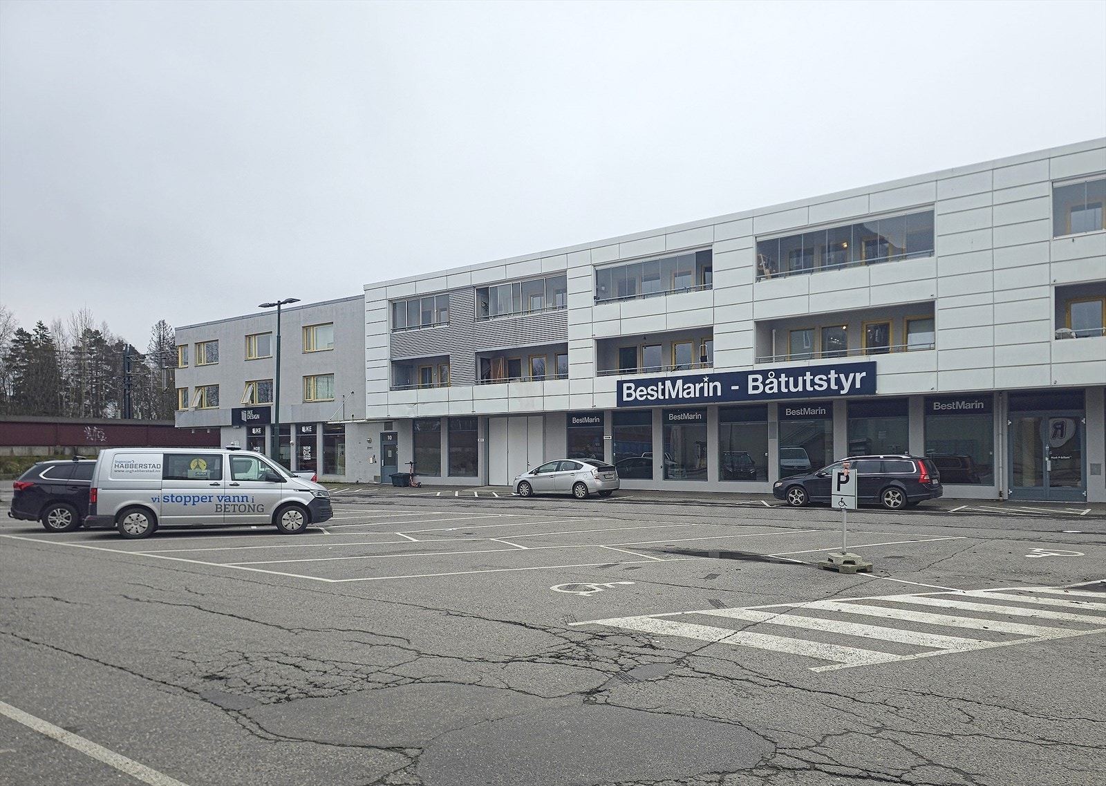 Kun 12 minutter til Oslo med tog fra Lillestrøm stasjon. Galleribilde