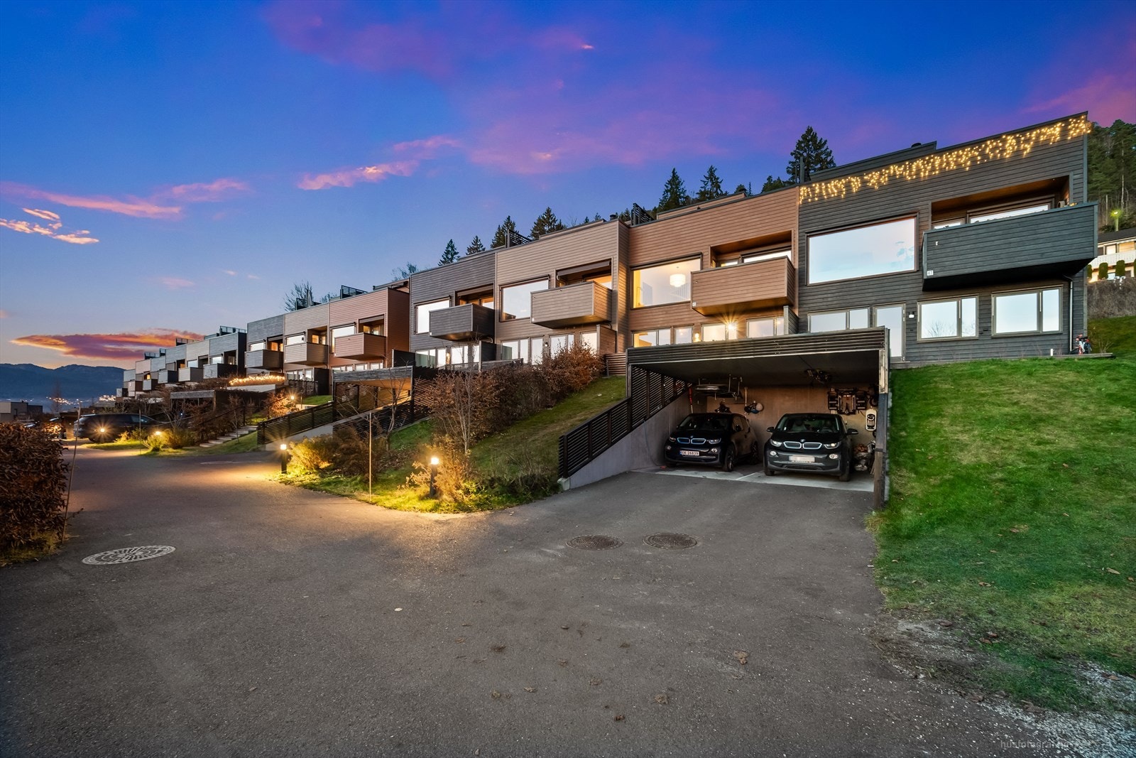 Moderne rekkehus over 3 plan. Galleribilde