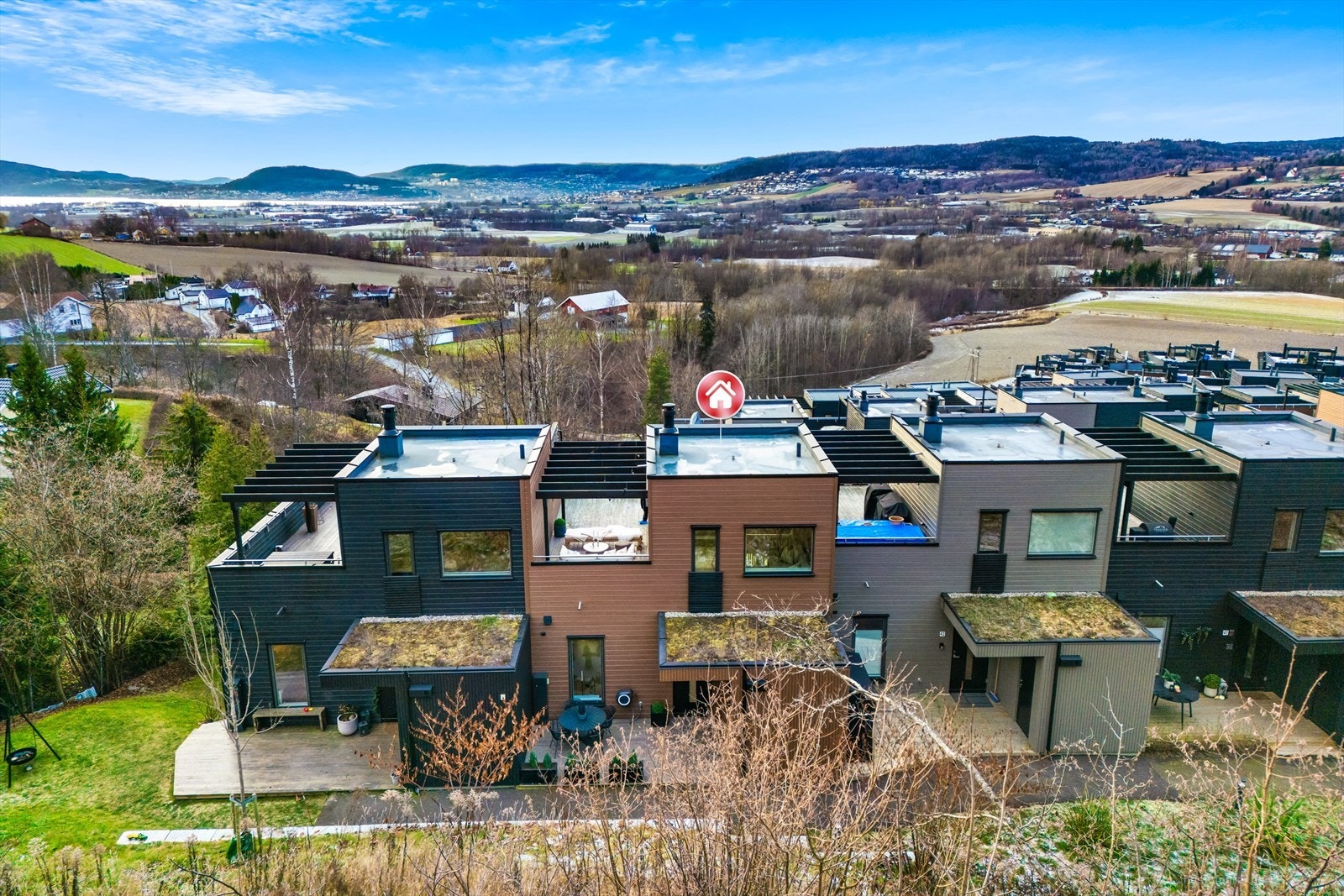 Fra boligene er det panoramautsikt og sol fra morgen til kveld på takterrassen. Galleribilde
