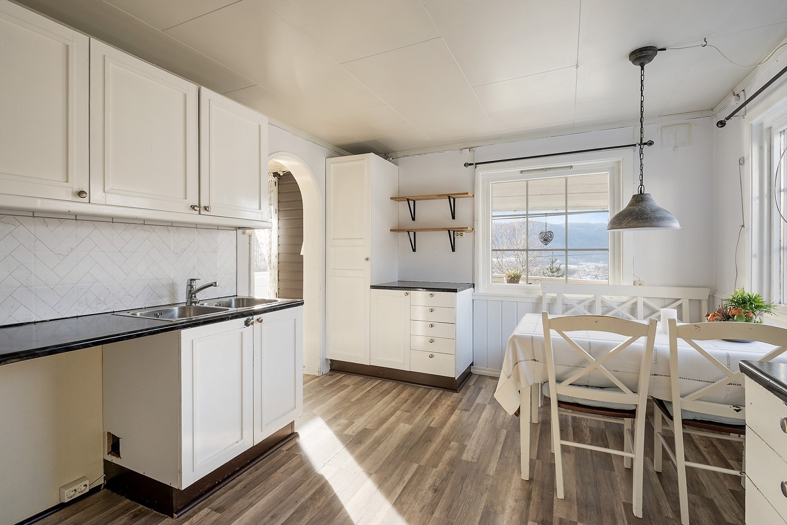 Opplegg for oppvaskmaskin. Galleribilde