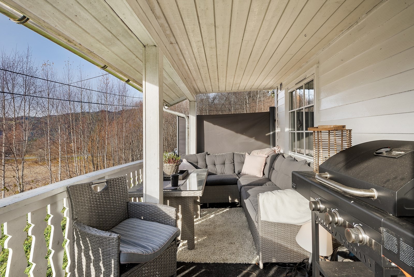 Gode solforhold på verandaen. Galleribilde