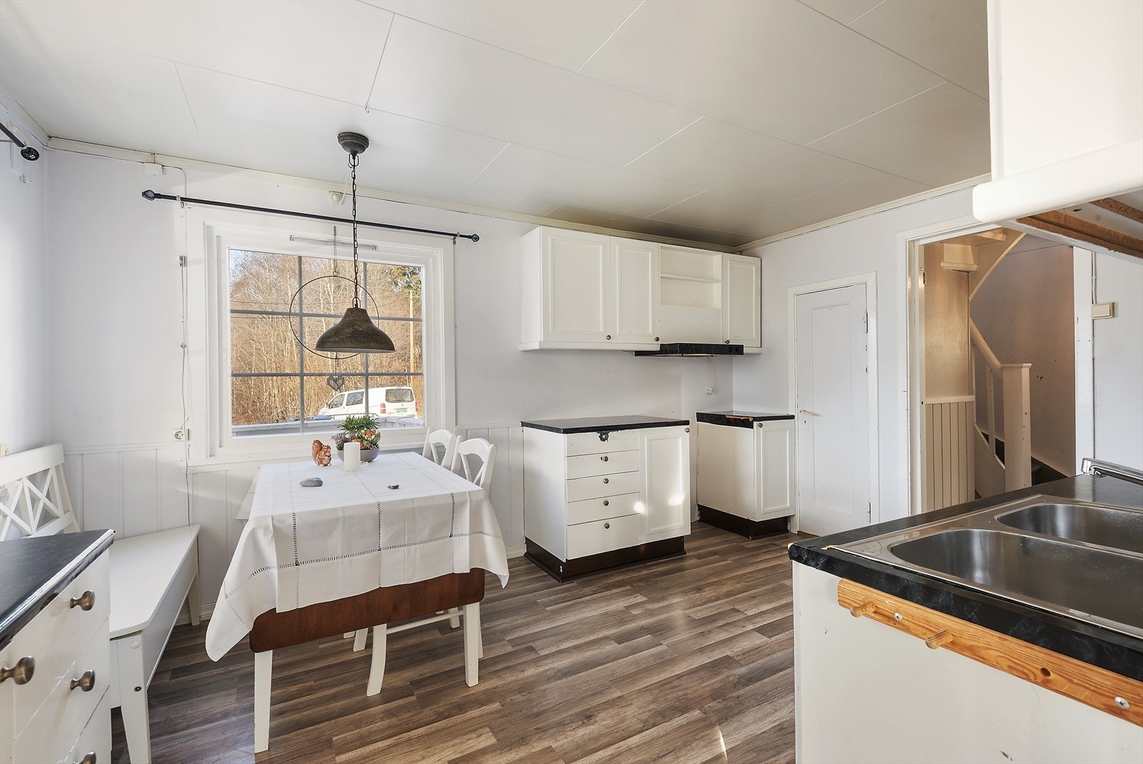 Plass til en spisegruppe på kjøkkenet. Galleribilde