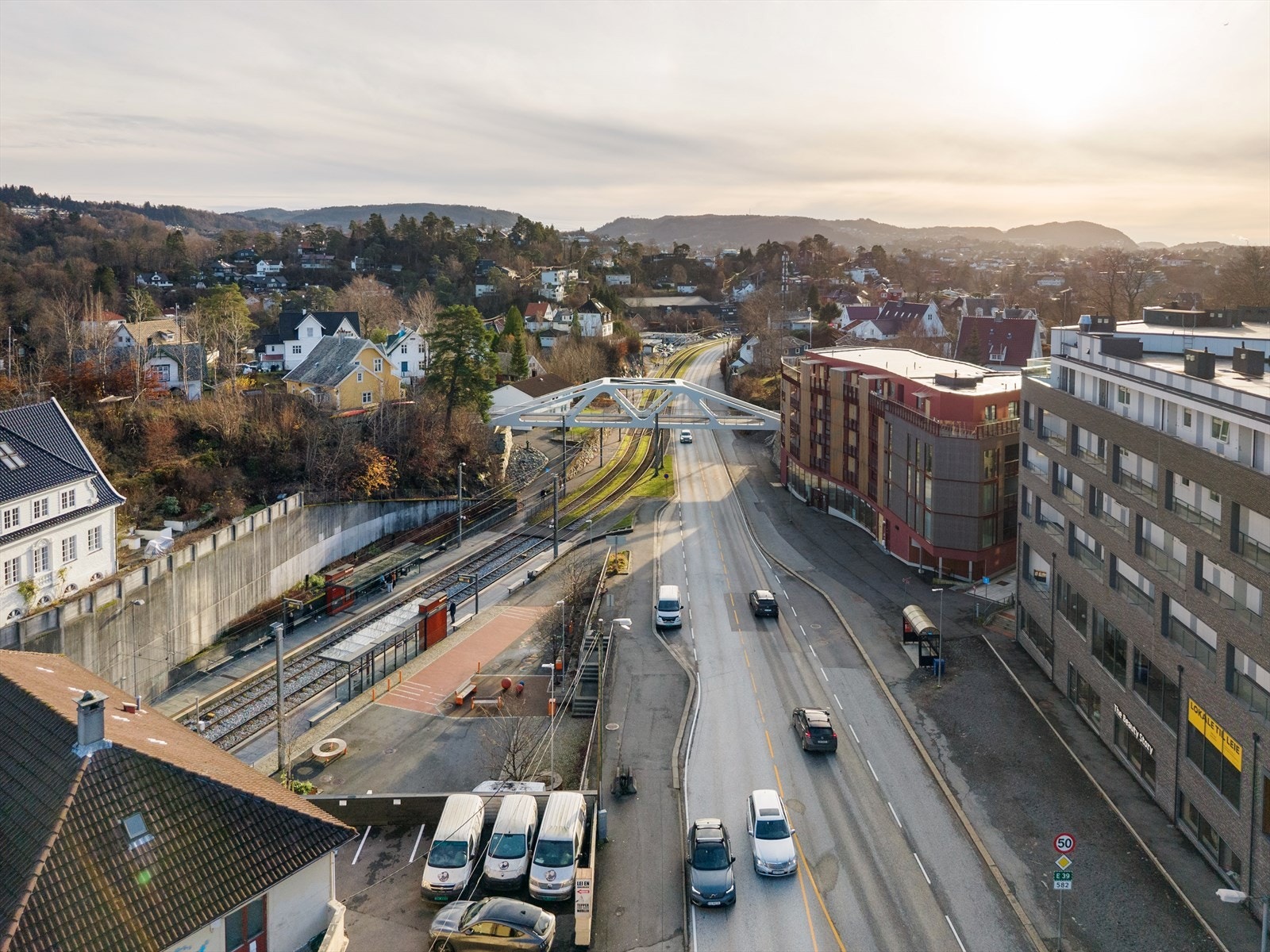 Med bybanen i fem minutters gåavstand er det også kort vei til Nesttun og Bergen sentrum om du ønsker å la bilen stå en dag Galleribilde