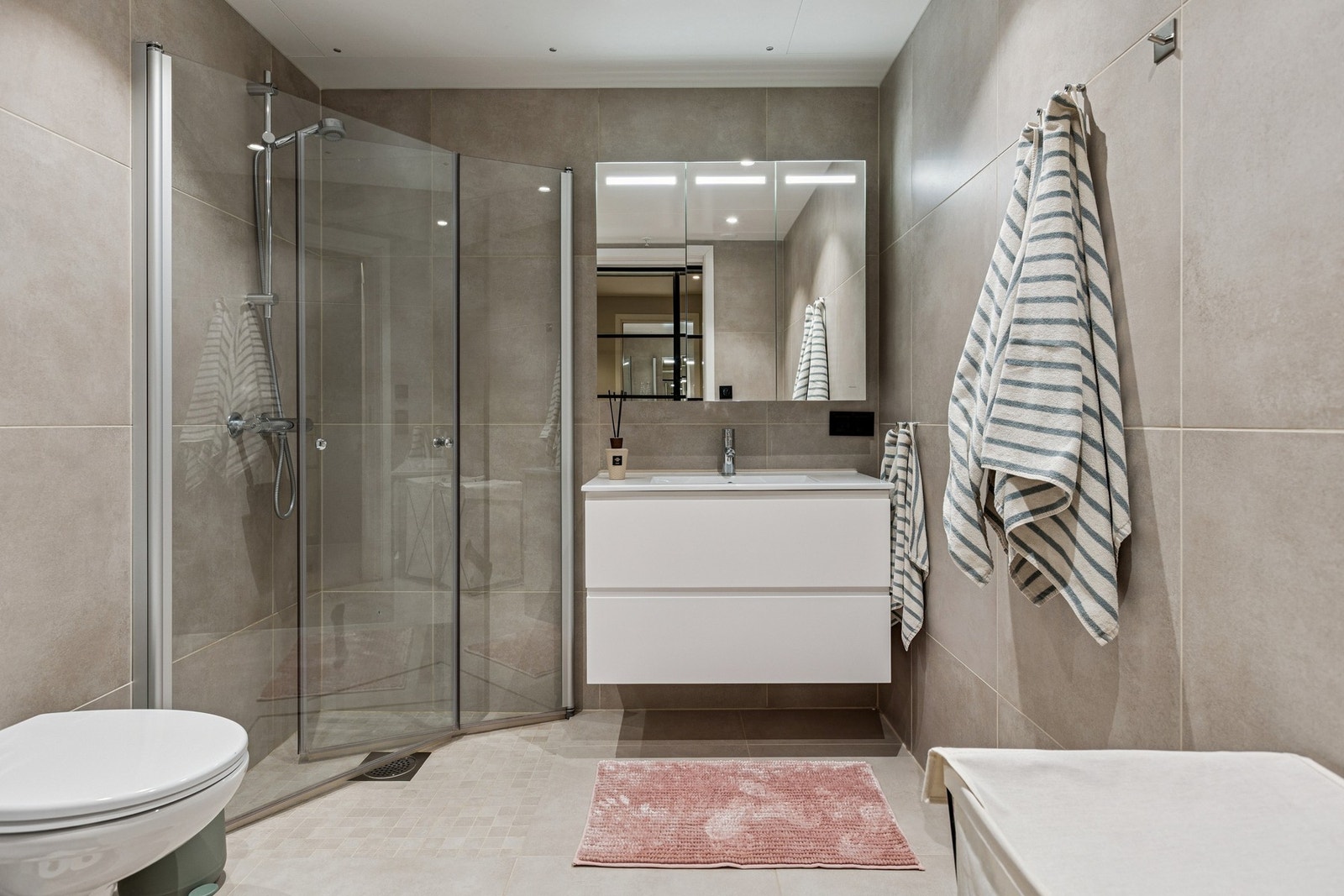 Bad nr. 2 i leilighet. Galleribilde