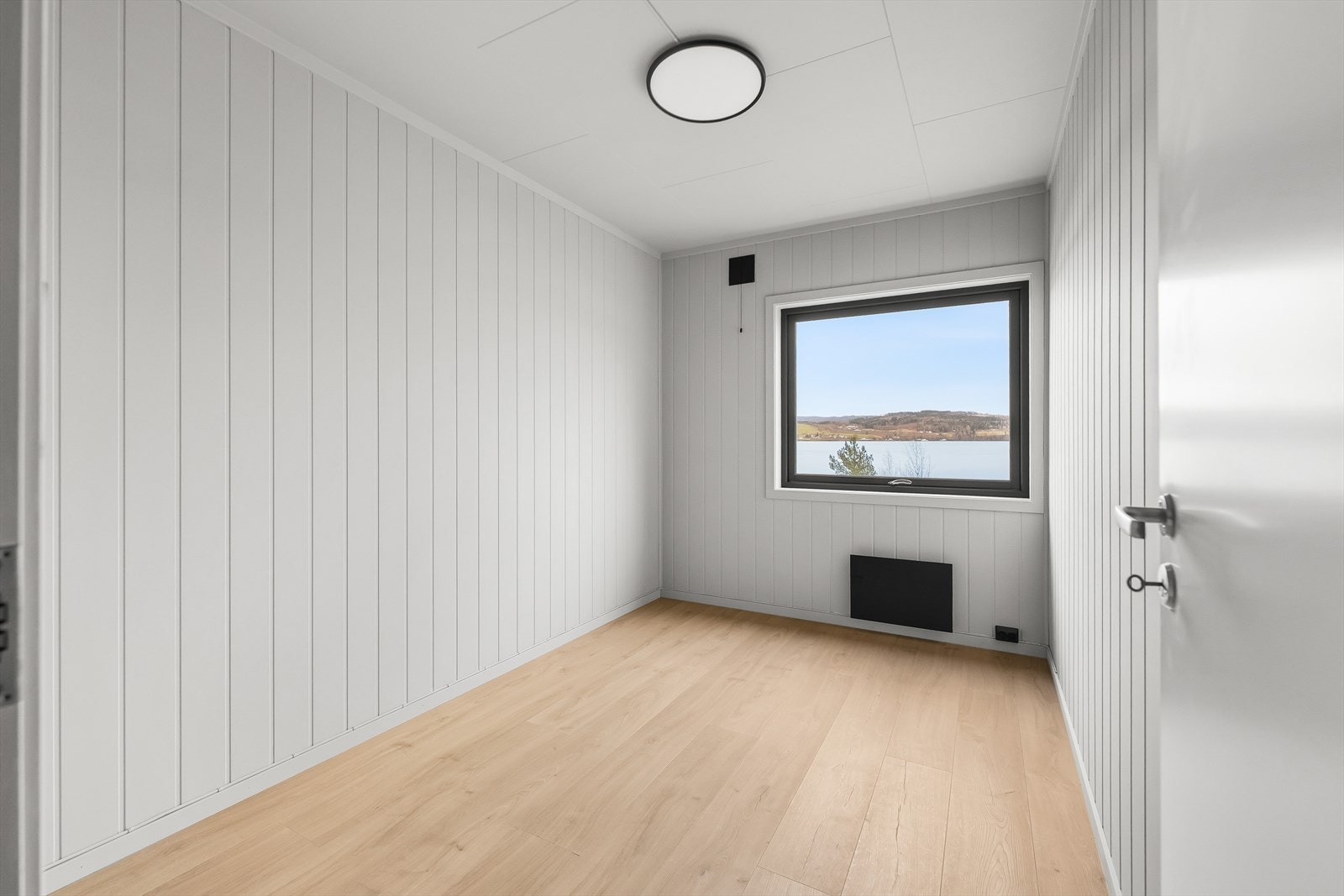 Soverom to er også østvendt med fin størrelse og lyse overflater. Galleribilde