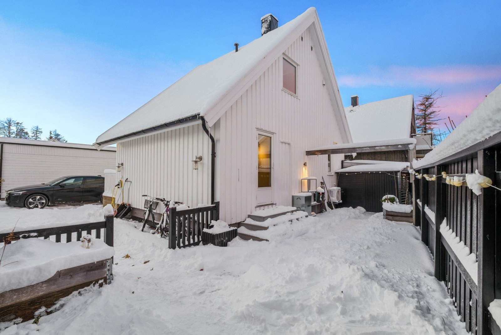 Uteplass. Galleribilde