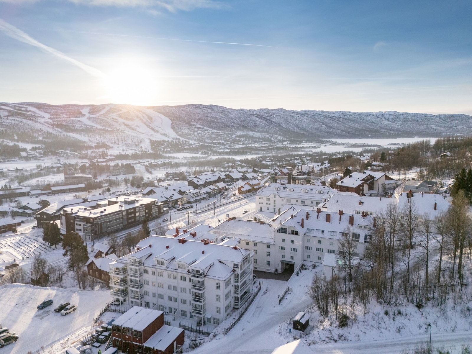 Eiendomsmegler Jannike Seljevoll Herleiksplass ønsker velkommen til Timrehaugvegen 2 Galleribilde