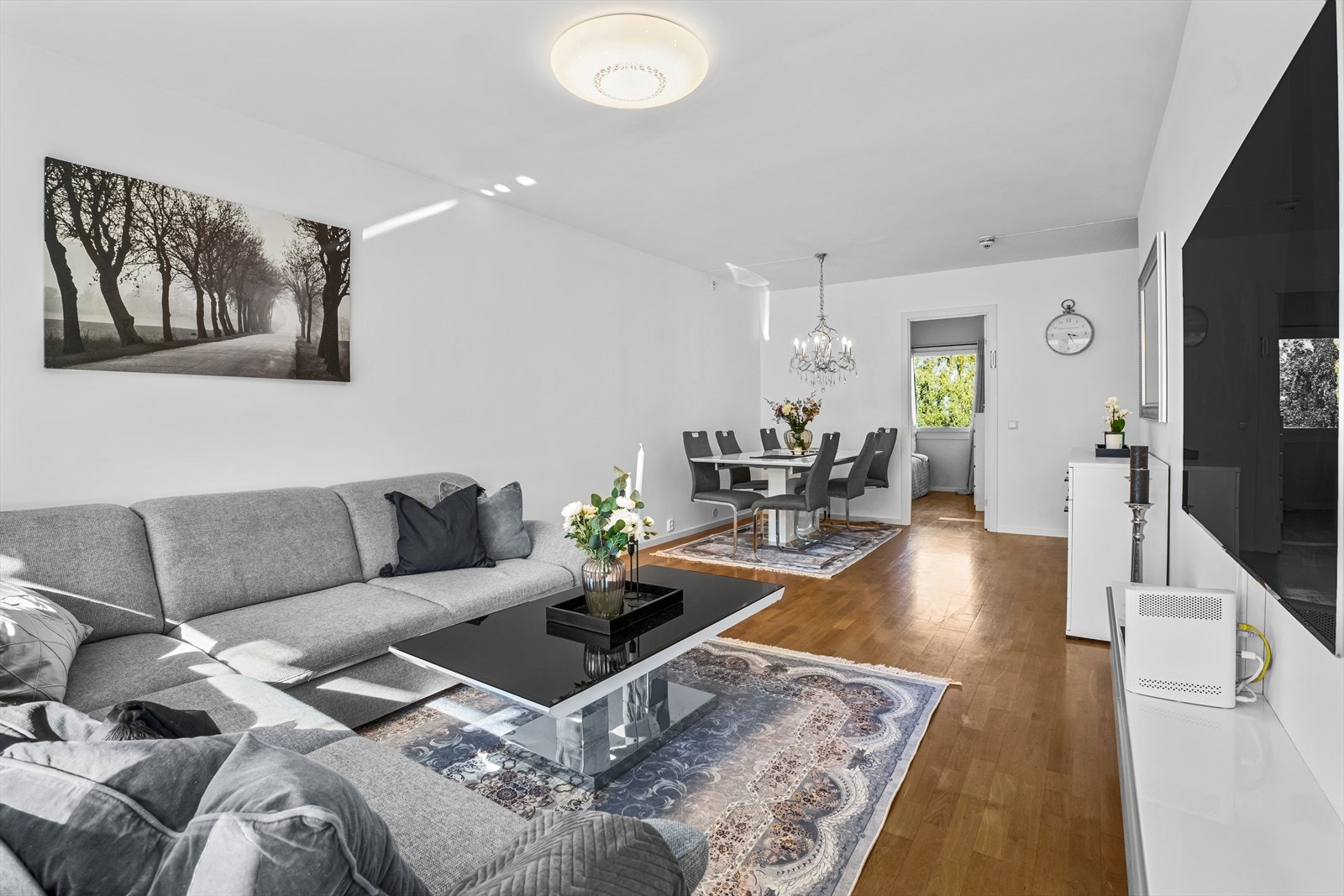 Velkommen til Fredbos vei 64 - presentert av Arash Sediqi v/DnB Eiendom Galleribilde