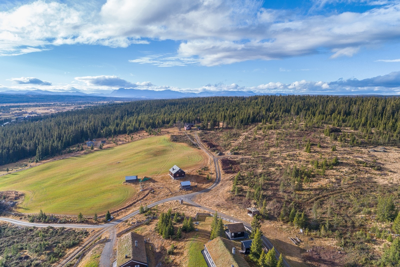 Det er pliktig tilkobling til felles vann- og avløpsanlegg. Galleribilde