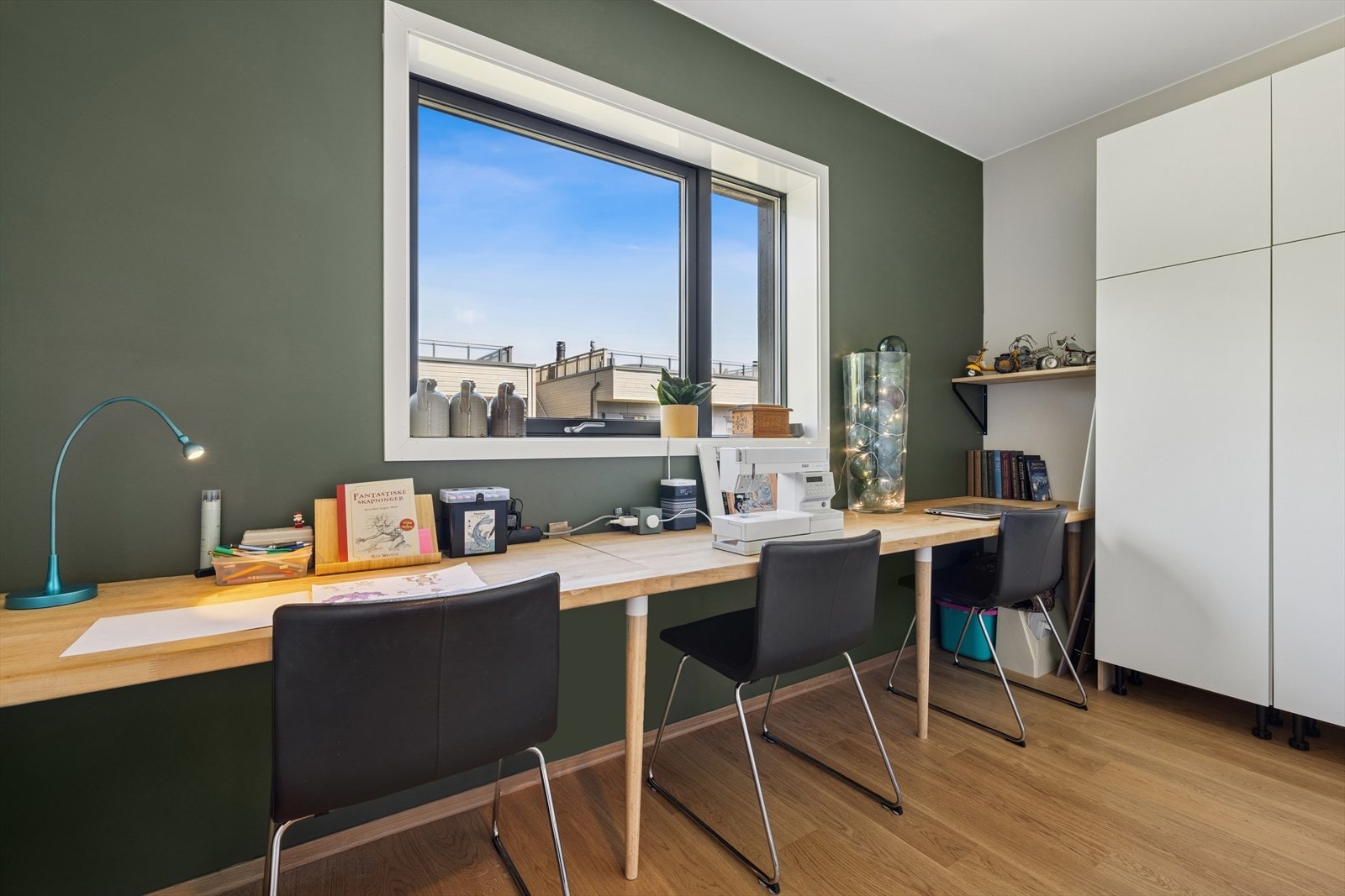 Soverom lokalisert i 2. etasje med gode møbleringsmuligheter. Et rom med potensiale for allsidig benyttelse. Galleribilde