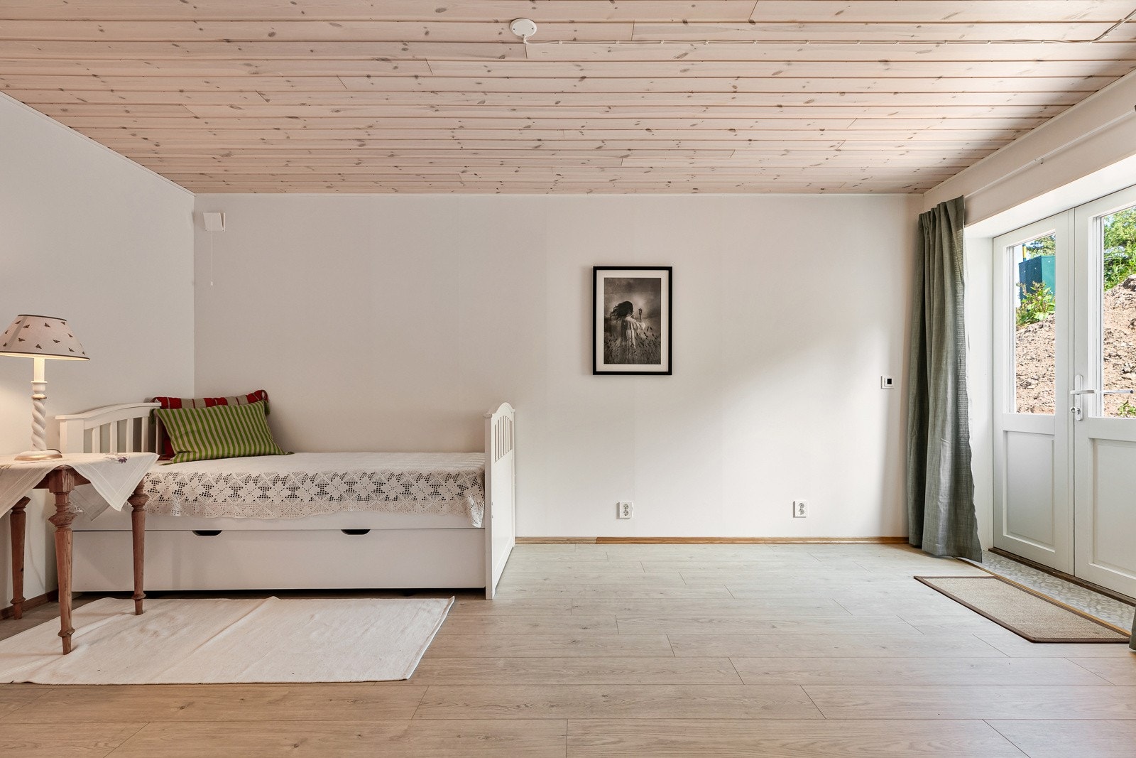 Perfekt for hjemmekontor, ungdomsstue eller generasjonsdel Galleribilde