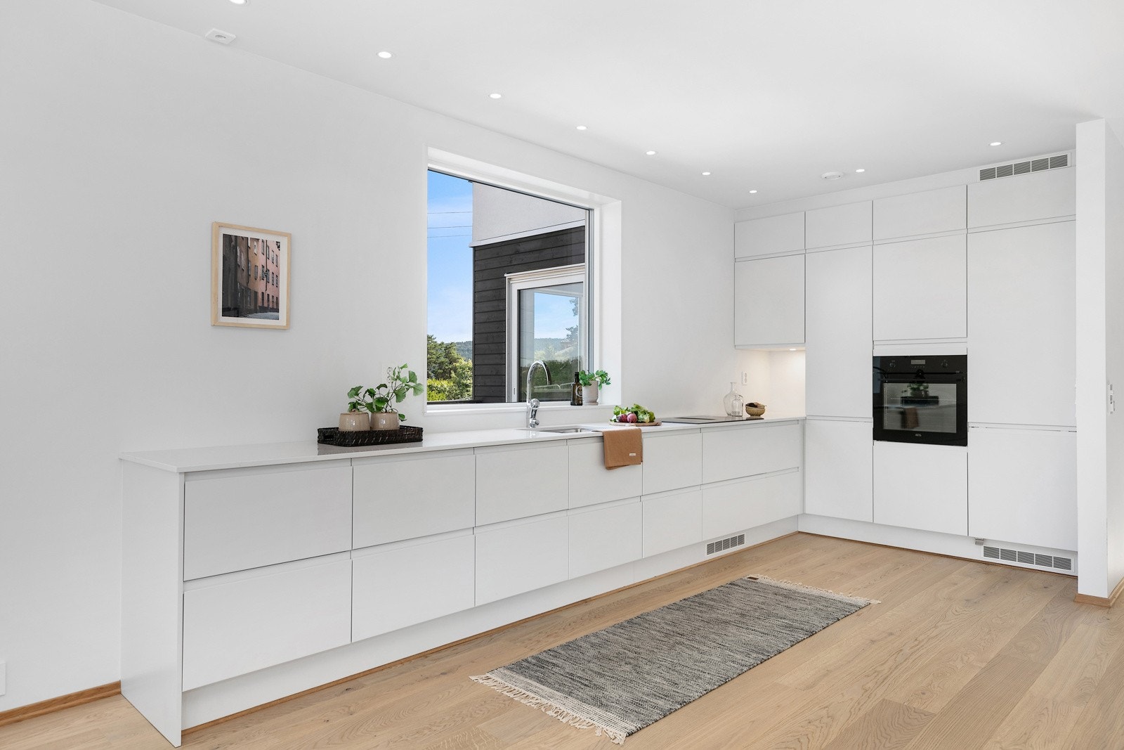 Kjøkken fra Sigdal med integrerte hvitevarer fra AEG Galleribilde