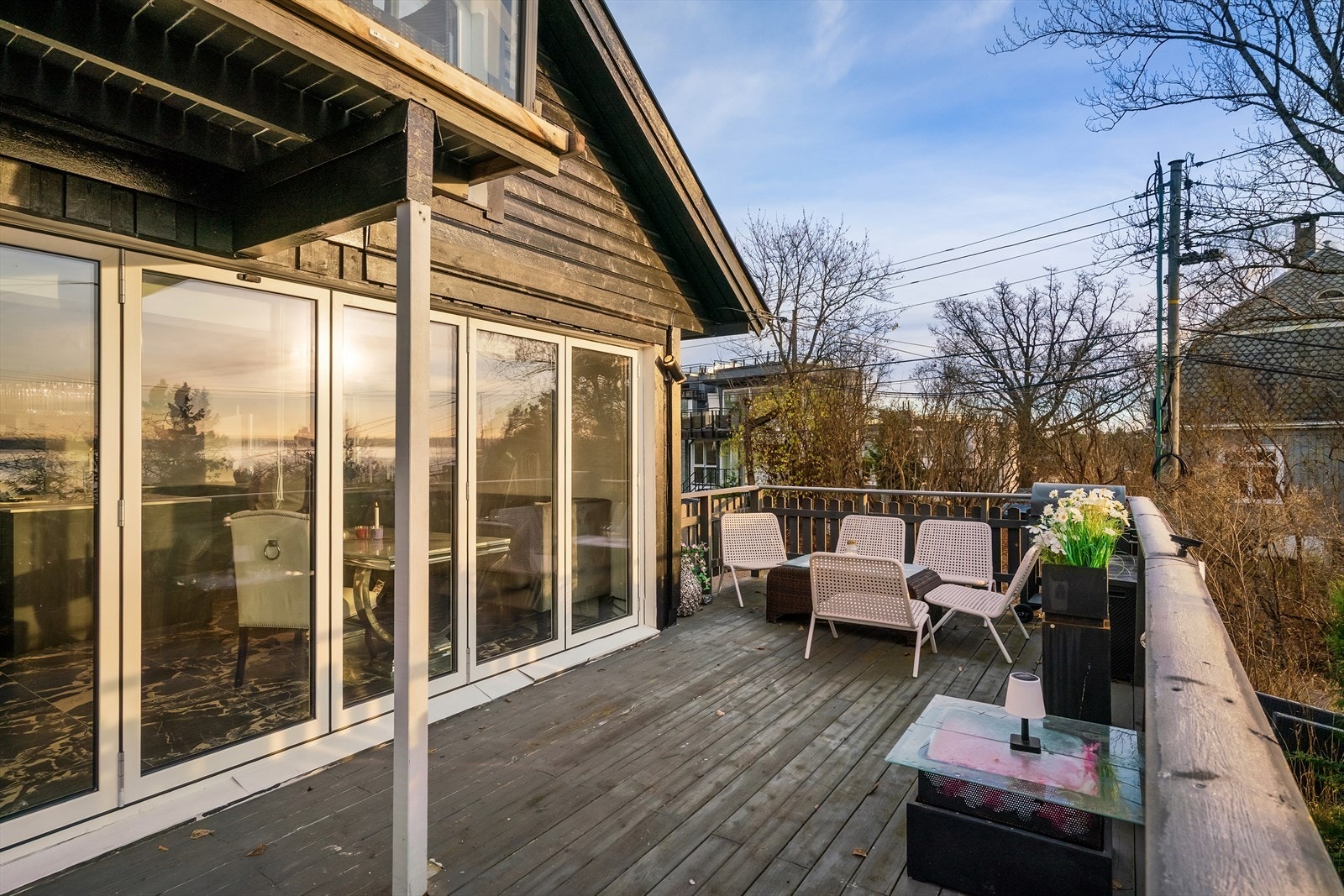 Solrik terrasse på ca. 30 kvm Galleribilde