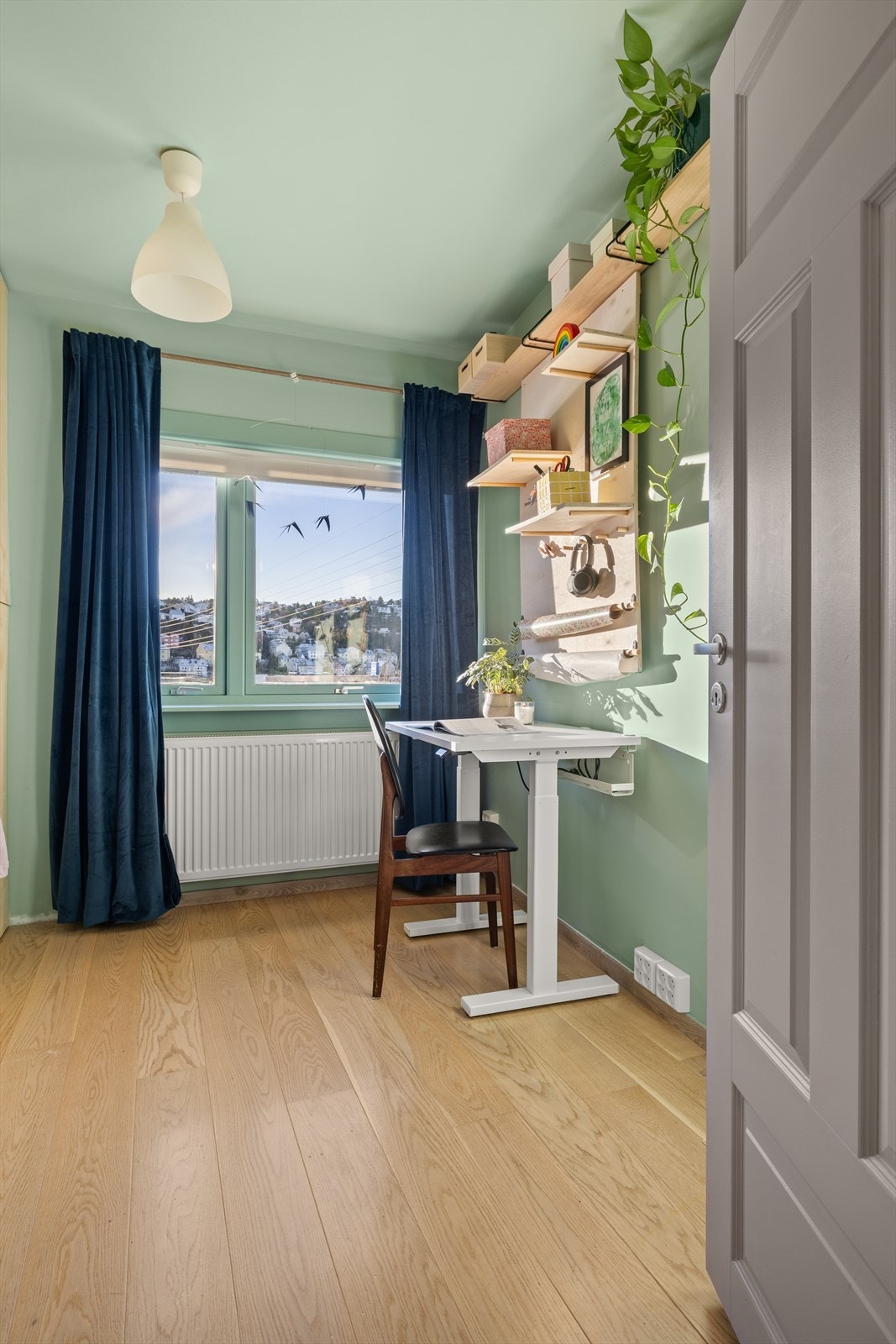 Rommet passer ypperlig som barnerom, gjesterom eller kontor. Galleribilde