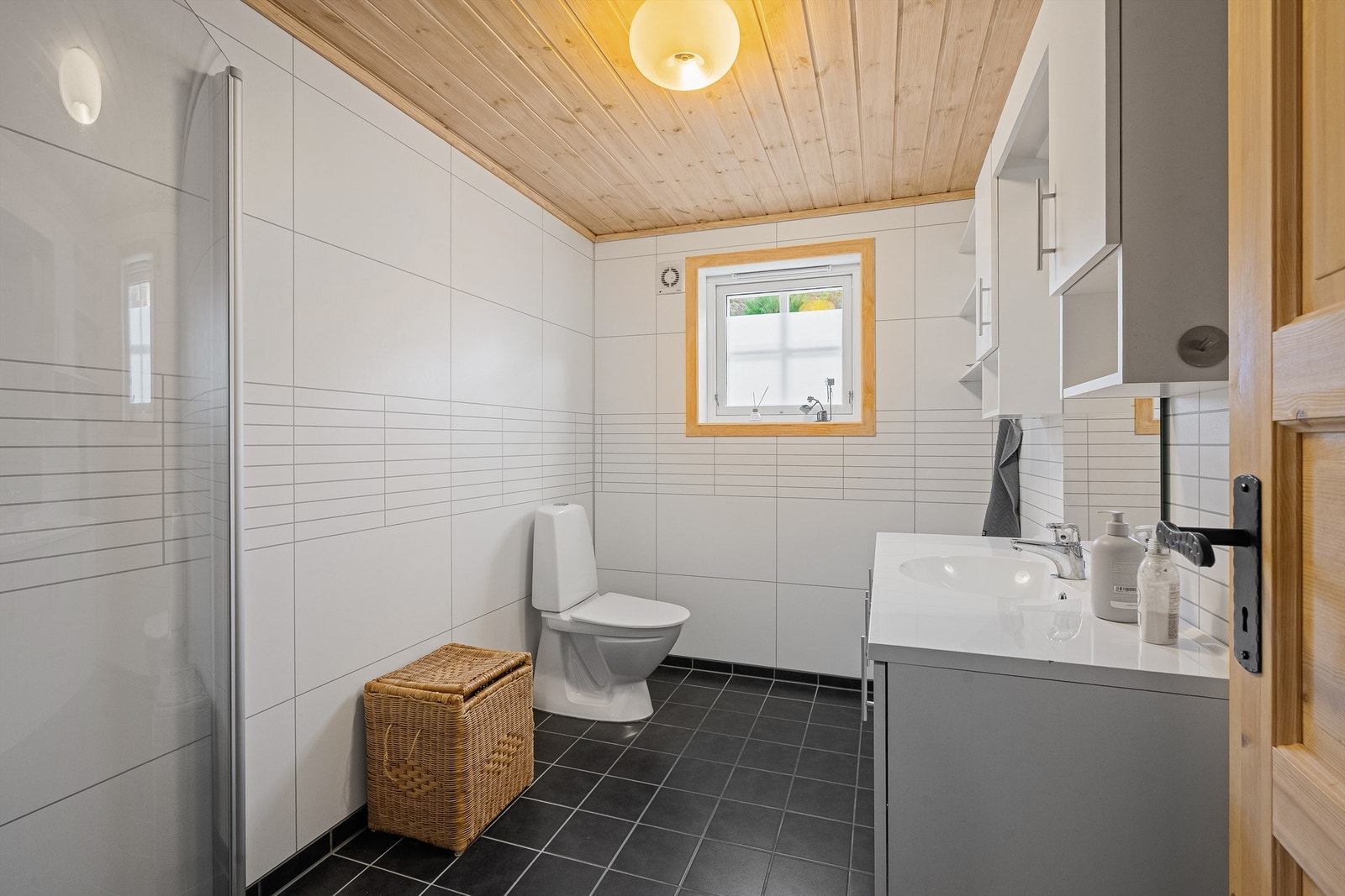 Helfliset bad. Galleribilde