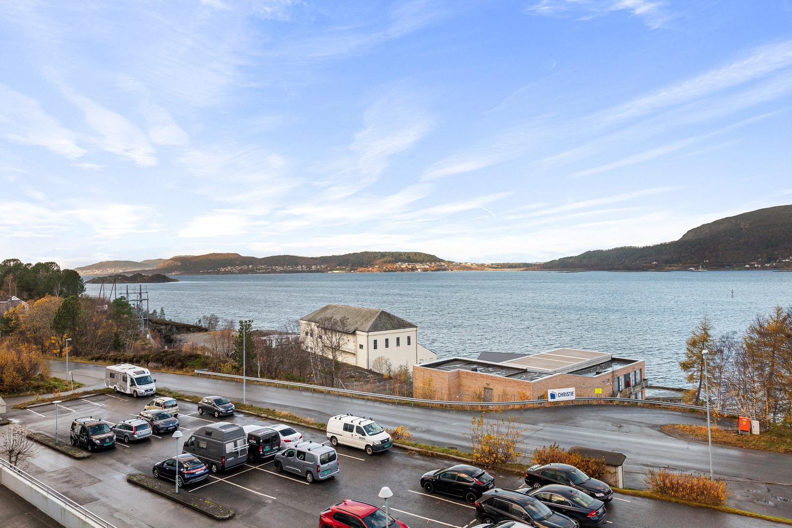 Utsikt mot Ellingsøyfjorden mot nord fra soverommene Galleribilde