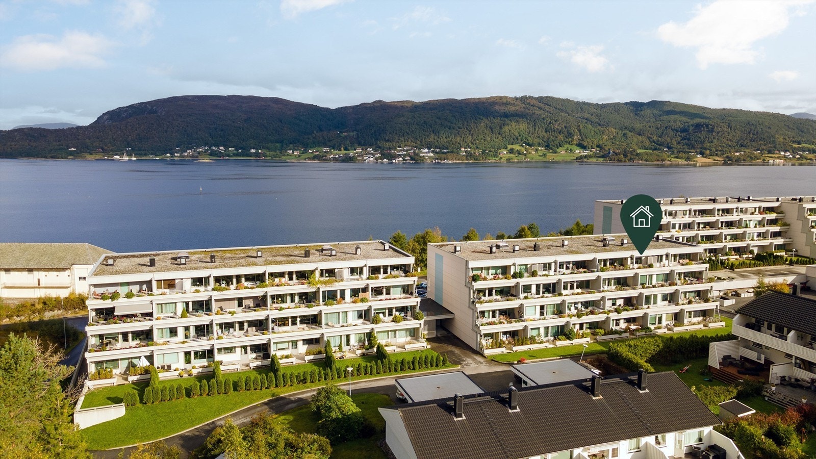 Dronebilde fasade Galleribilde