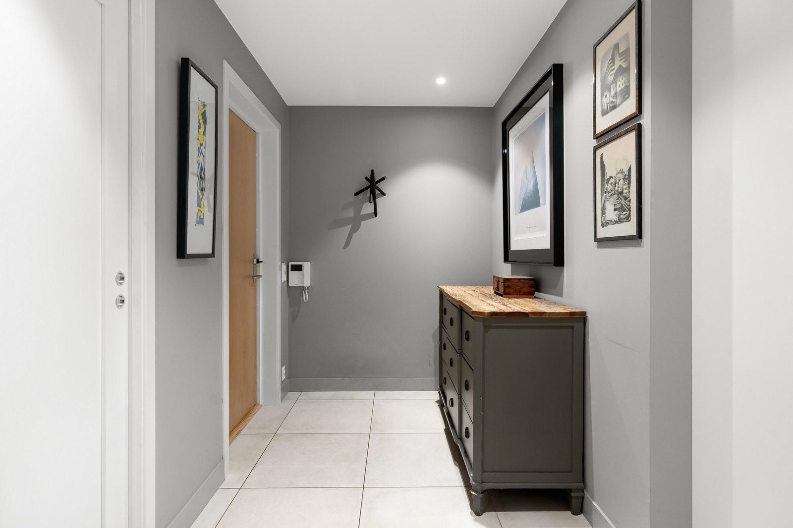 Entré. Galleribilde