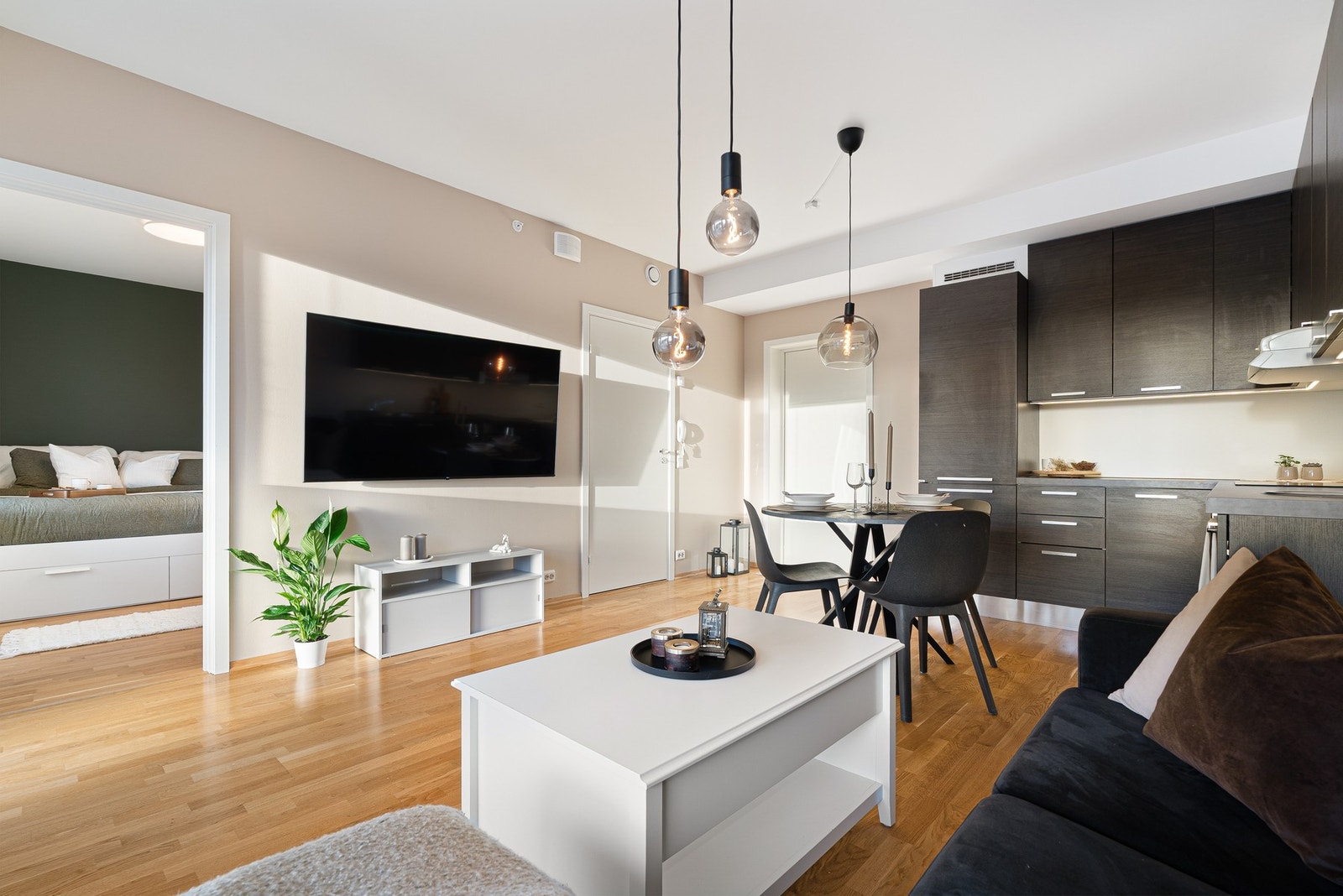 EiendomsMegler 1 ved Fredrik Nygård Flønes har gleden av å presentere Jernkisvegen 9! Galleribilde