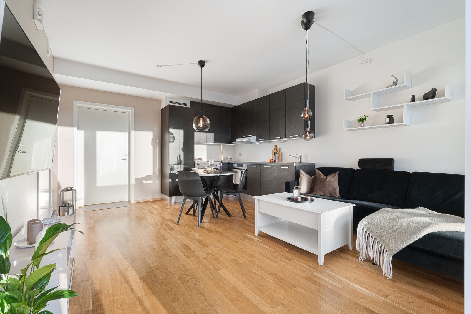 Romslig stue på 20,4m². Galleribilde