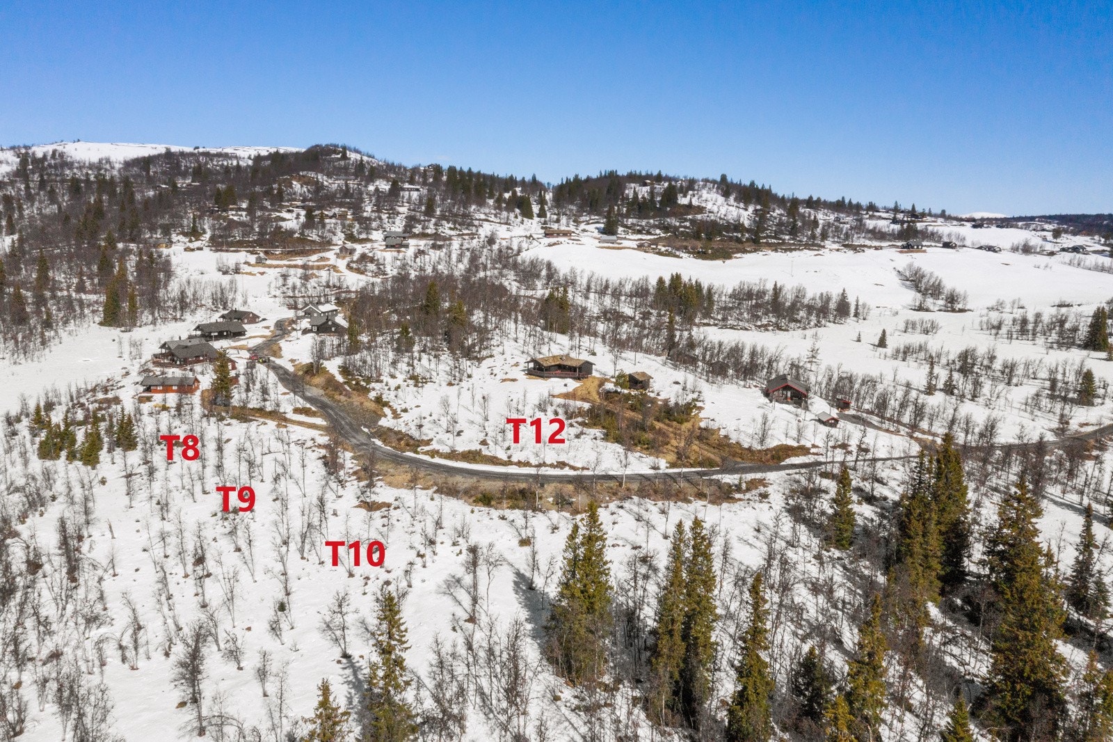 I nydelig natur med et utalls turmuligheter i umiddelbar nærhet finner du Langehaugen og disse flotte, frittliggende hyttetomtene. Galleribilde