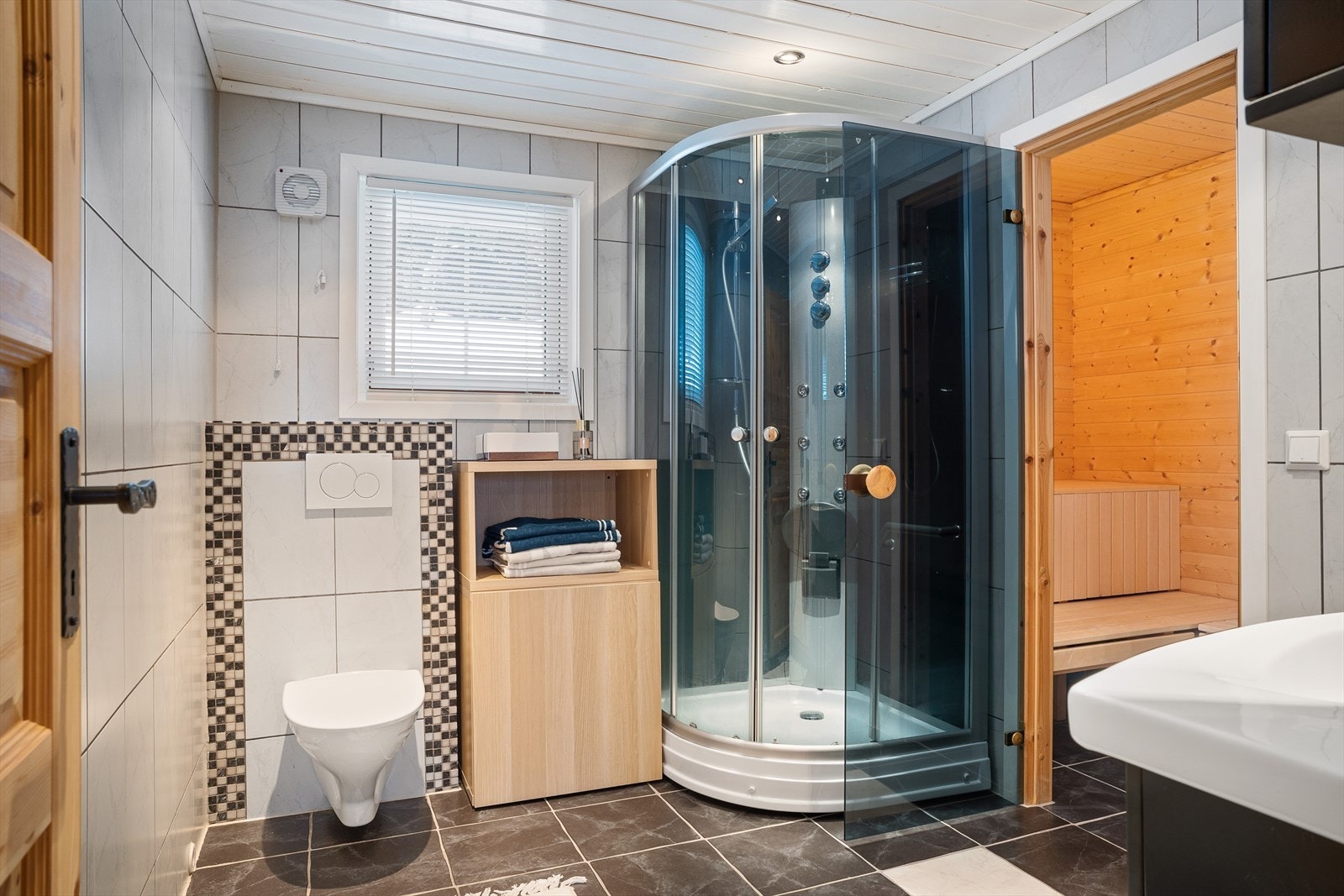 Pent, helfliset bad fra 2008 Galleribilde