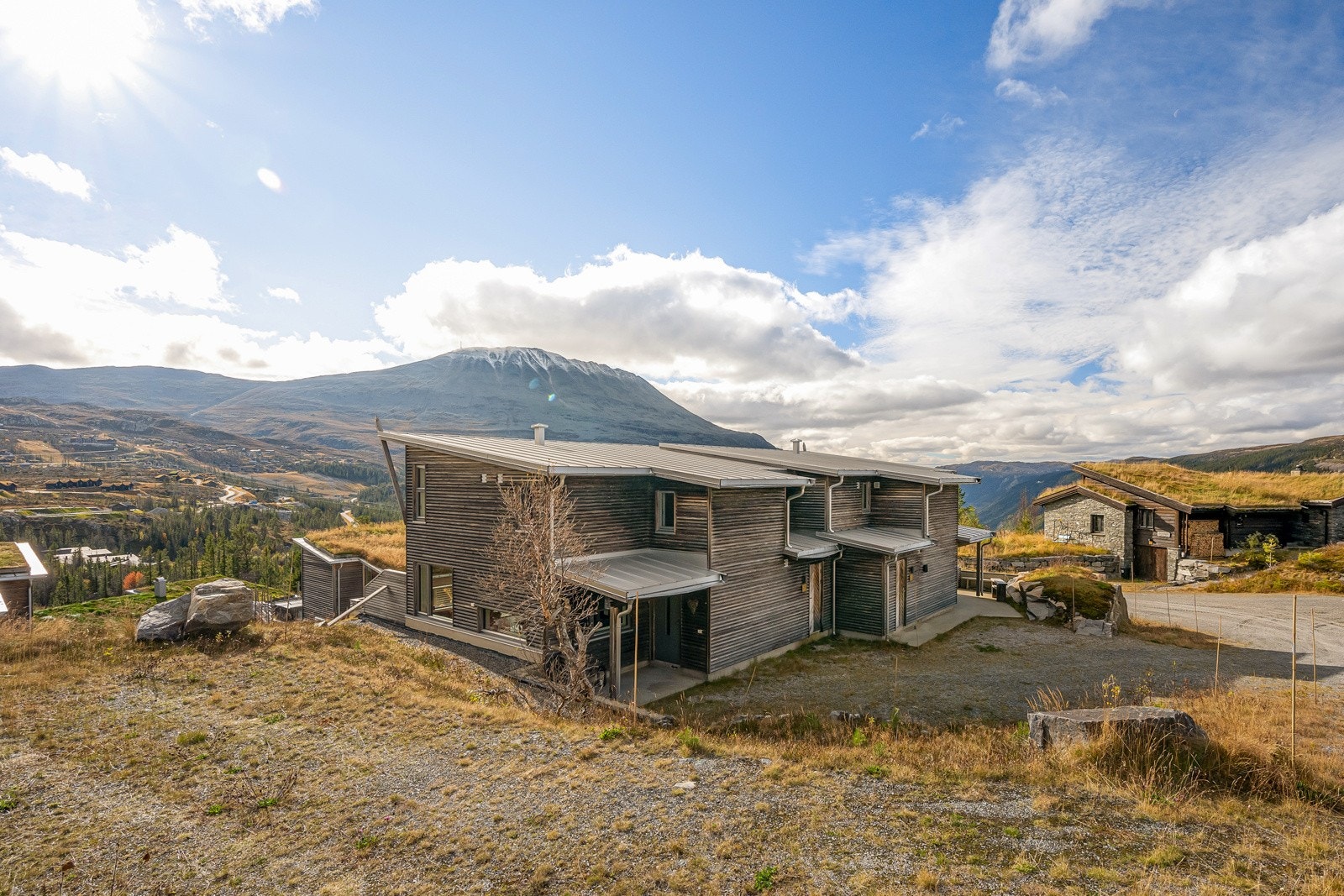 Halpart tomanshytte oppført i 2012 med 4 soverom og to bad. Galleribilde