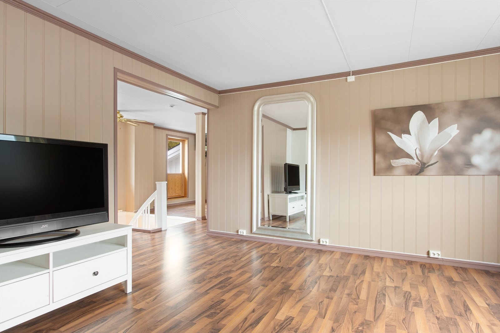 Loftstua er en flott plass for barna å få litt privatliv, eller for de voksne som søker litt ro. Her kan du også lage deg en trivelig tv-stue for hele familien. Galleribilde