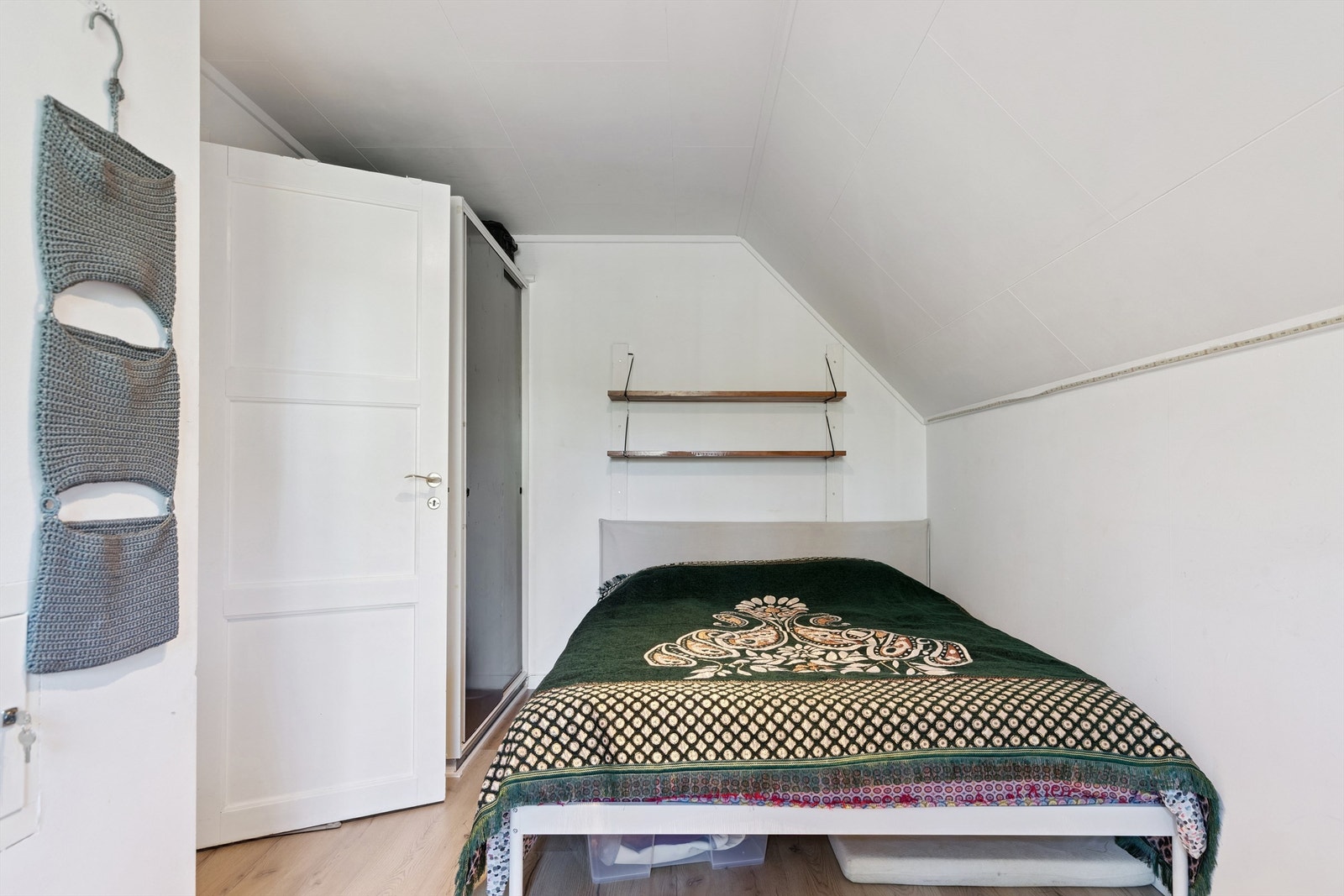 Det tredje soverommet i etasjen egner seg godt som barnerom eller kontor. Galleribilde