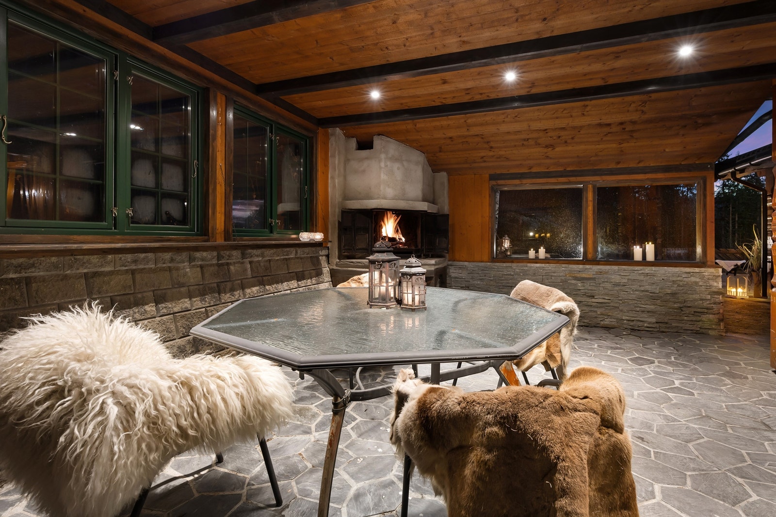 I tilknytning til entreen er det en hyggelig utestue. Galleribilde