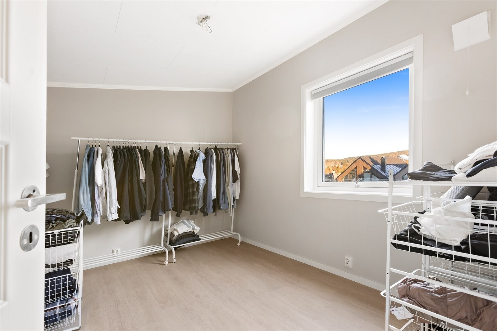 Det tredje soverommet kan også benyttes som kontor eller omkledningsrom. Galleribilde