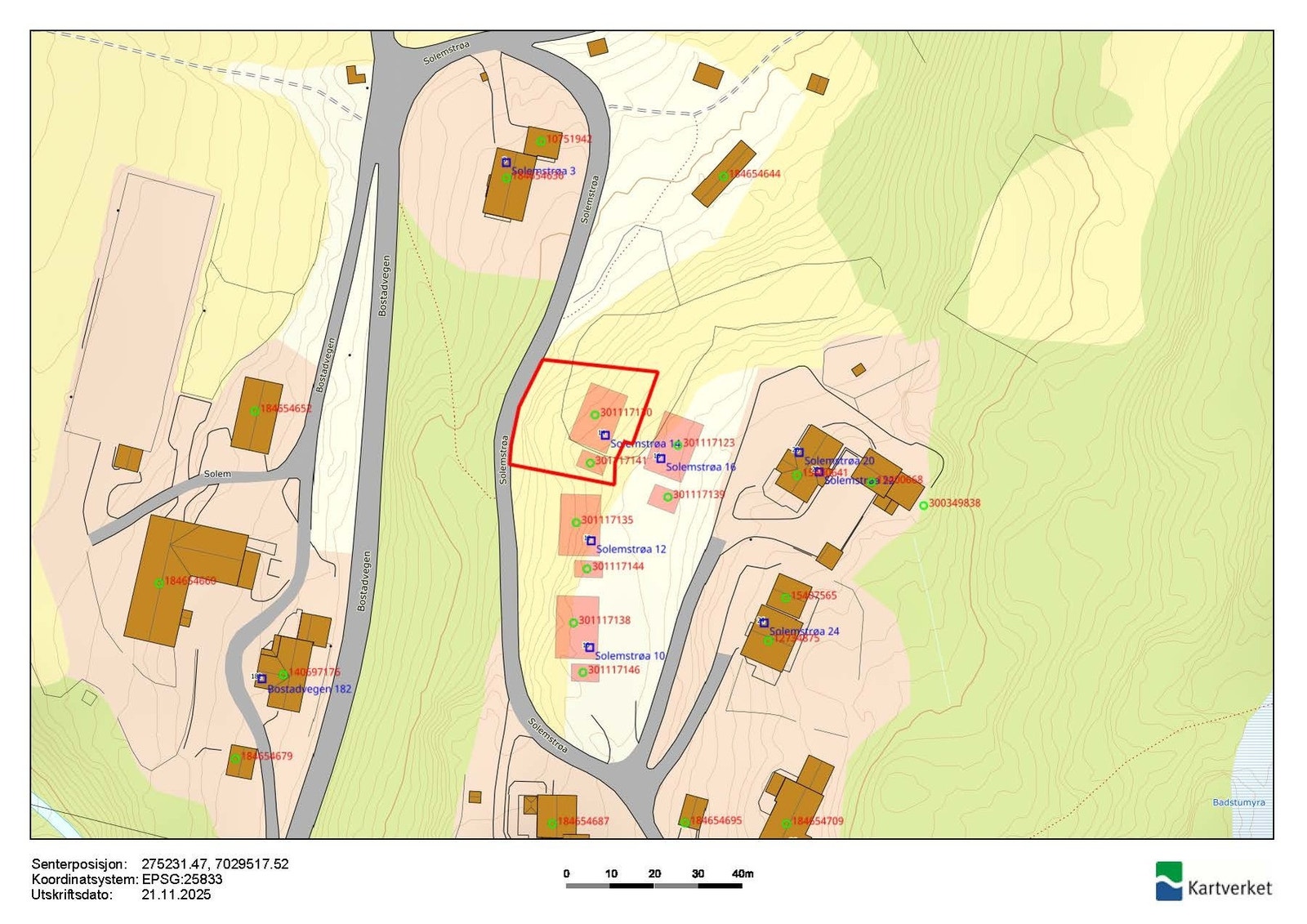 Boligtomten ligger svært fint til i feltet med usjenert endeplassering. Galleribilde