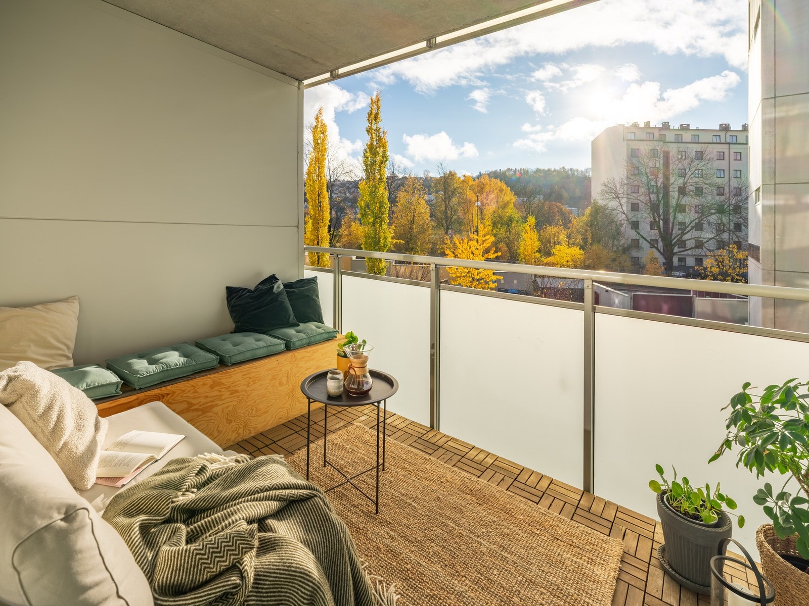 Her får du blant annet en herlig sydvendt balkong med gode solforhold og en gjennomgående god planløsning i et bygg fra 2014. Galleribilde