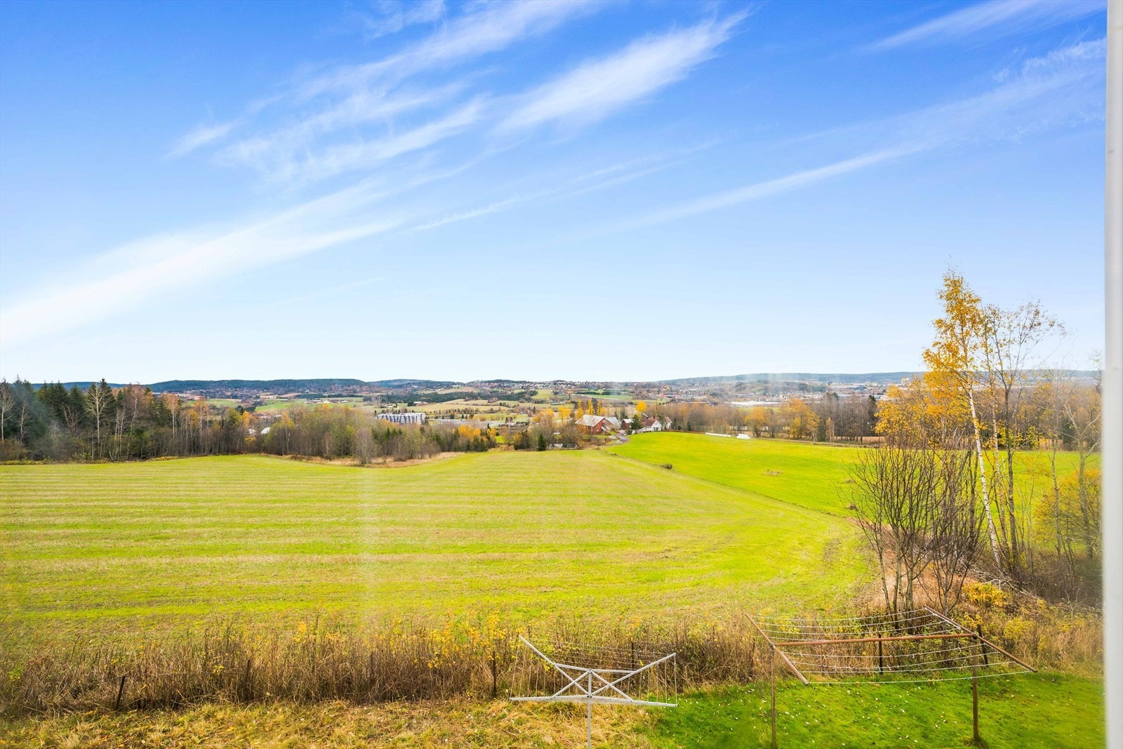 Her bor du med fri sikt til naturen rett utenfor døren. Galleribilde