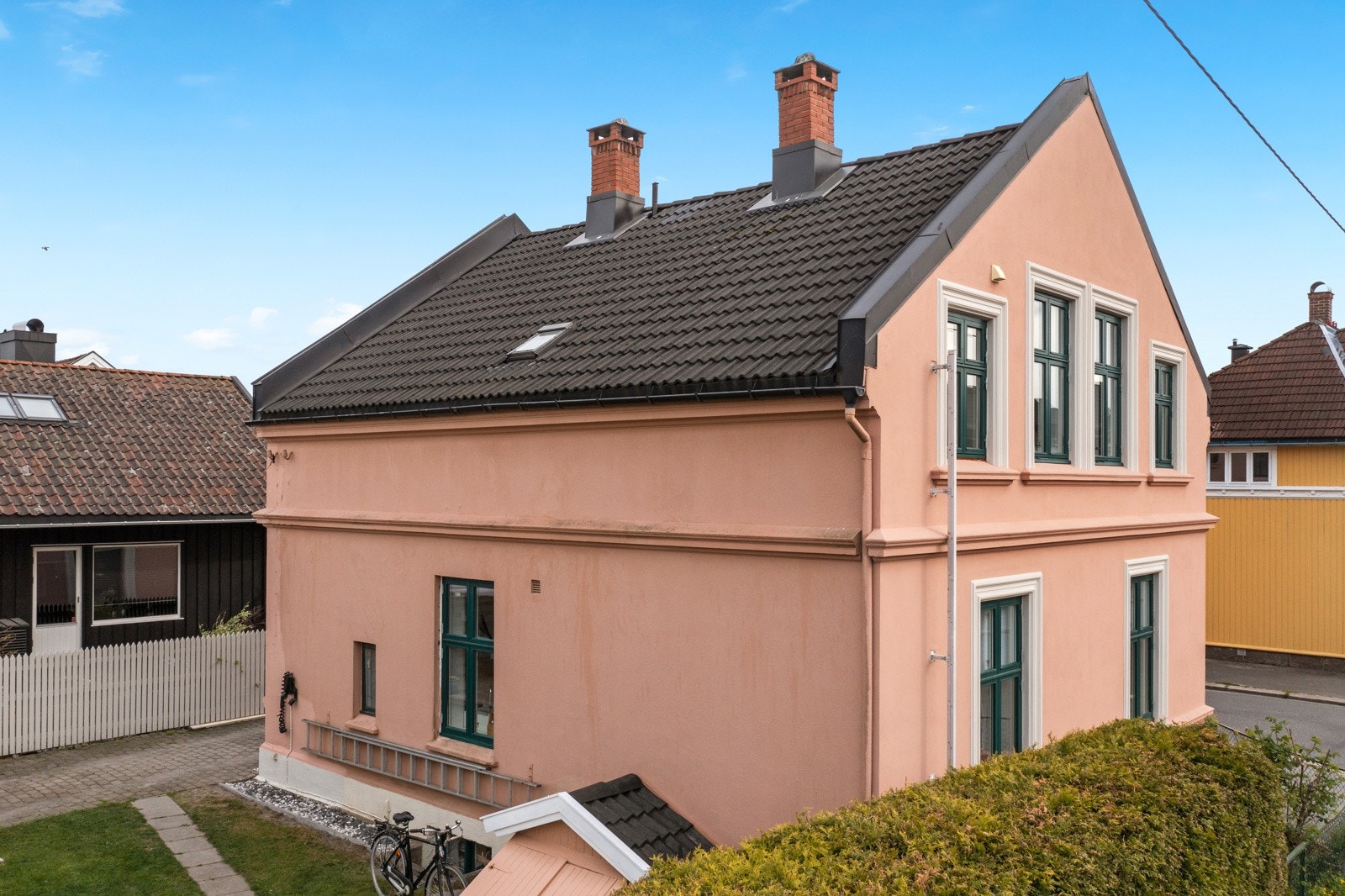 Skjermet uterom med fine solforhold. Galleribilde