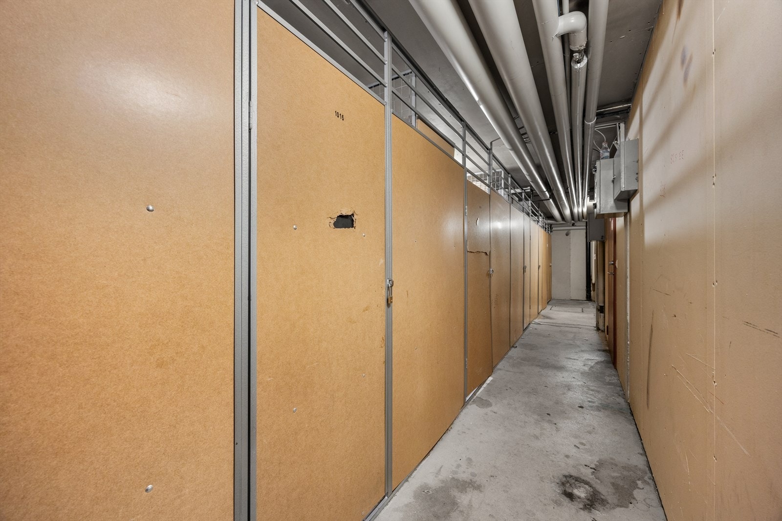 I kjelleren medfølger en bod på 4 m² som gir god lagringsplass. Galleribilde