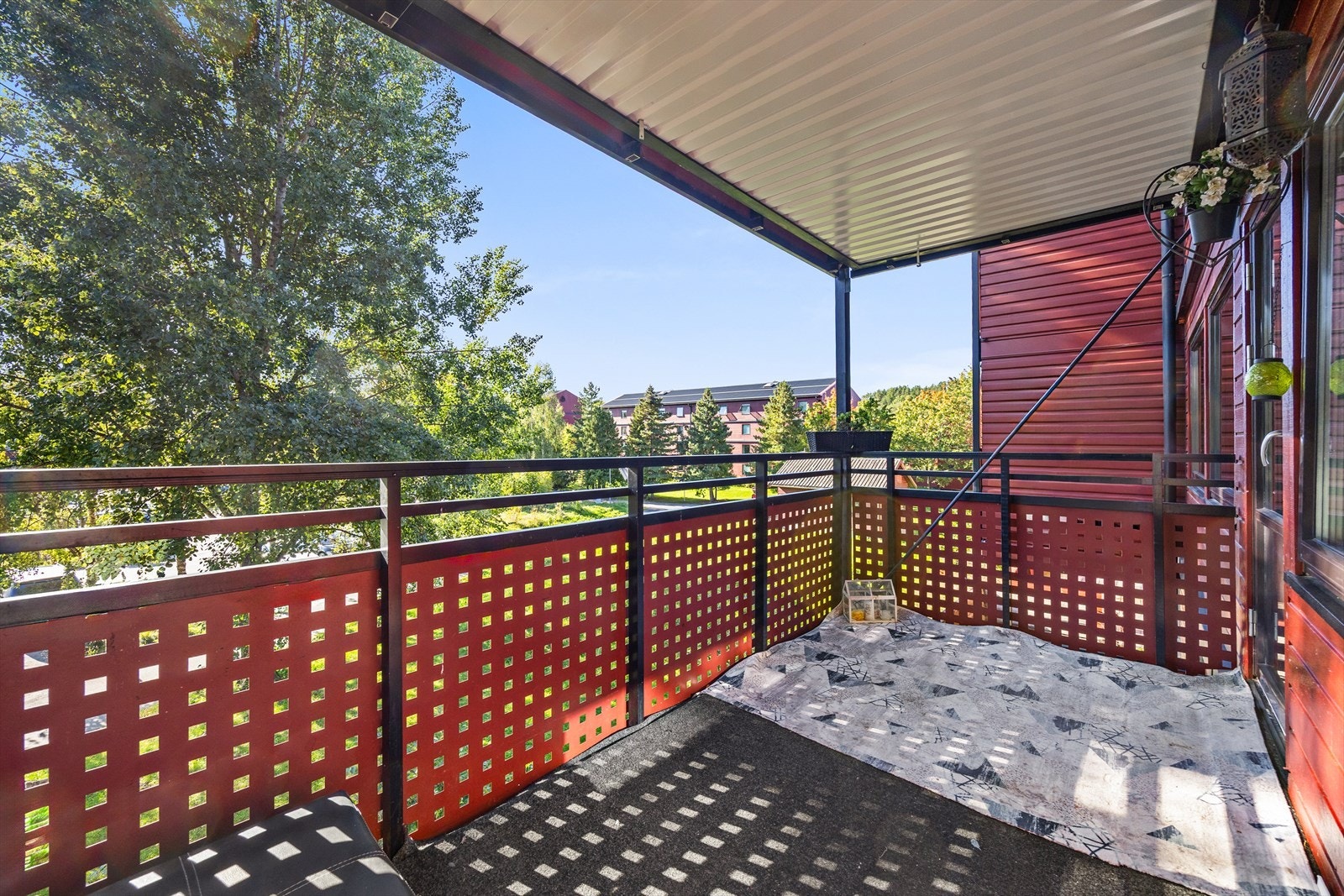 På balkongen er det god plass til utemøblement. Galleribilde