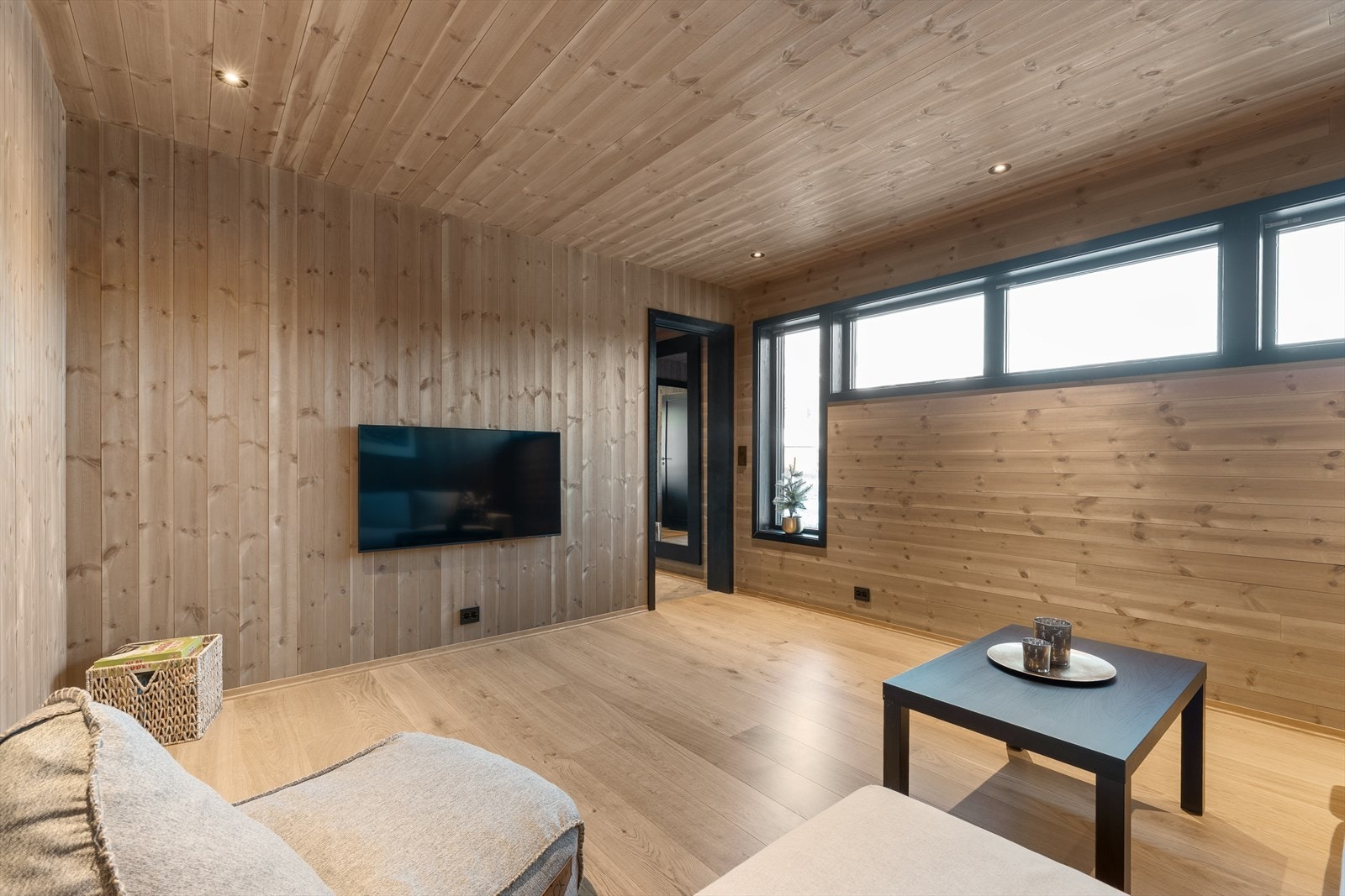 Tv-stue med varmekabler i gulv Galleribilde